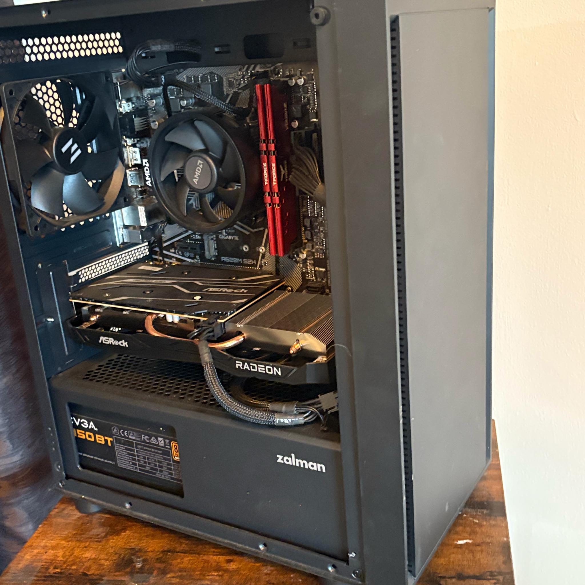 Blacked out rx 6600 gaming pc