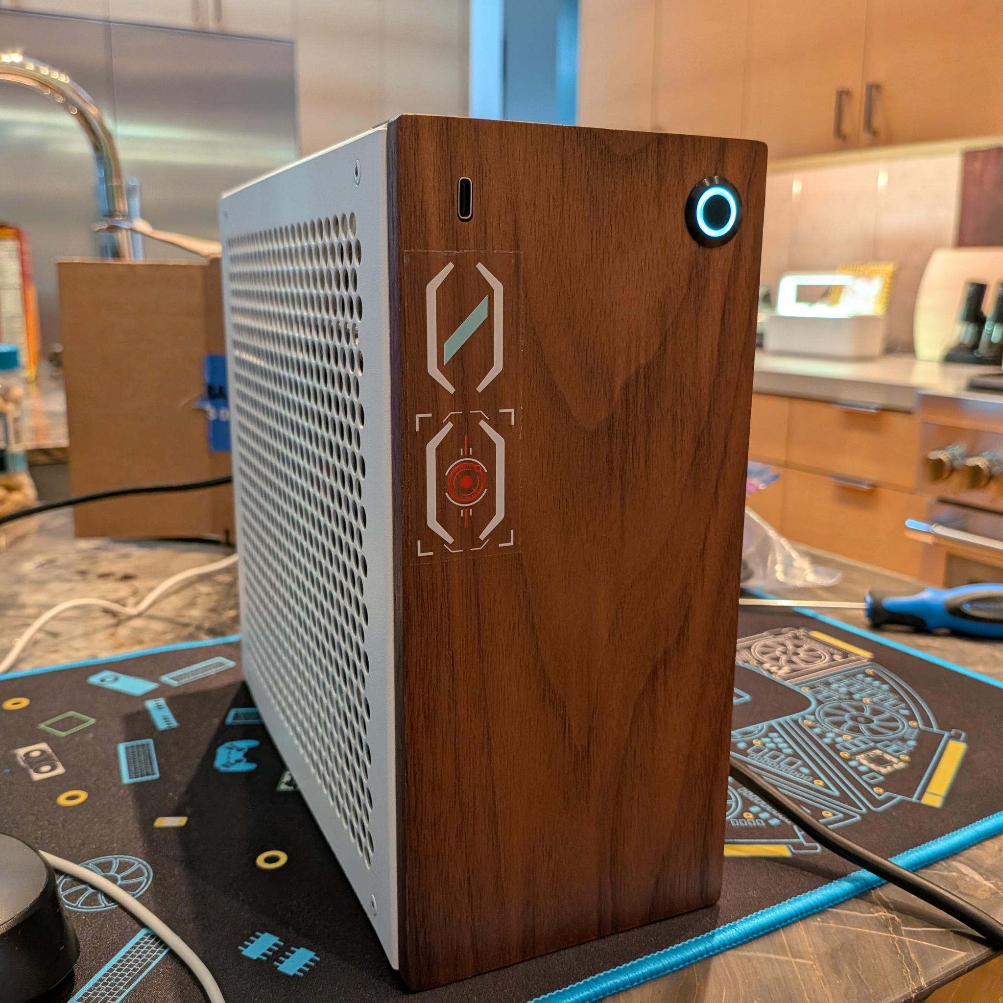 1440p Mini Snowstorm - RX 9060 XT 16 GB, Ryzen 5 9600X, 32 GB DDR5, 2 TB Gen 4 NVME