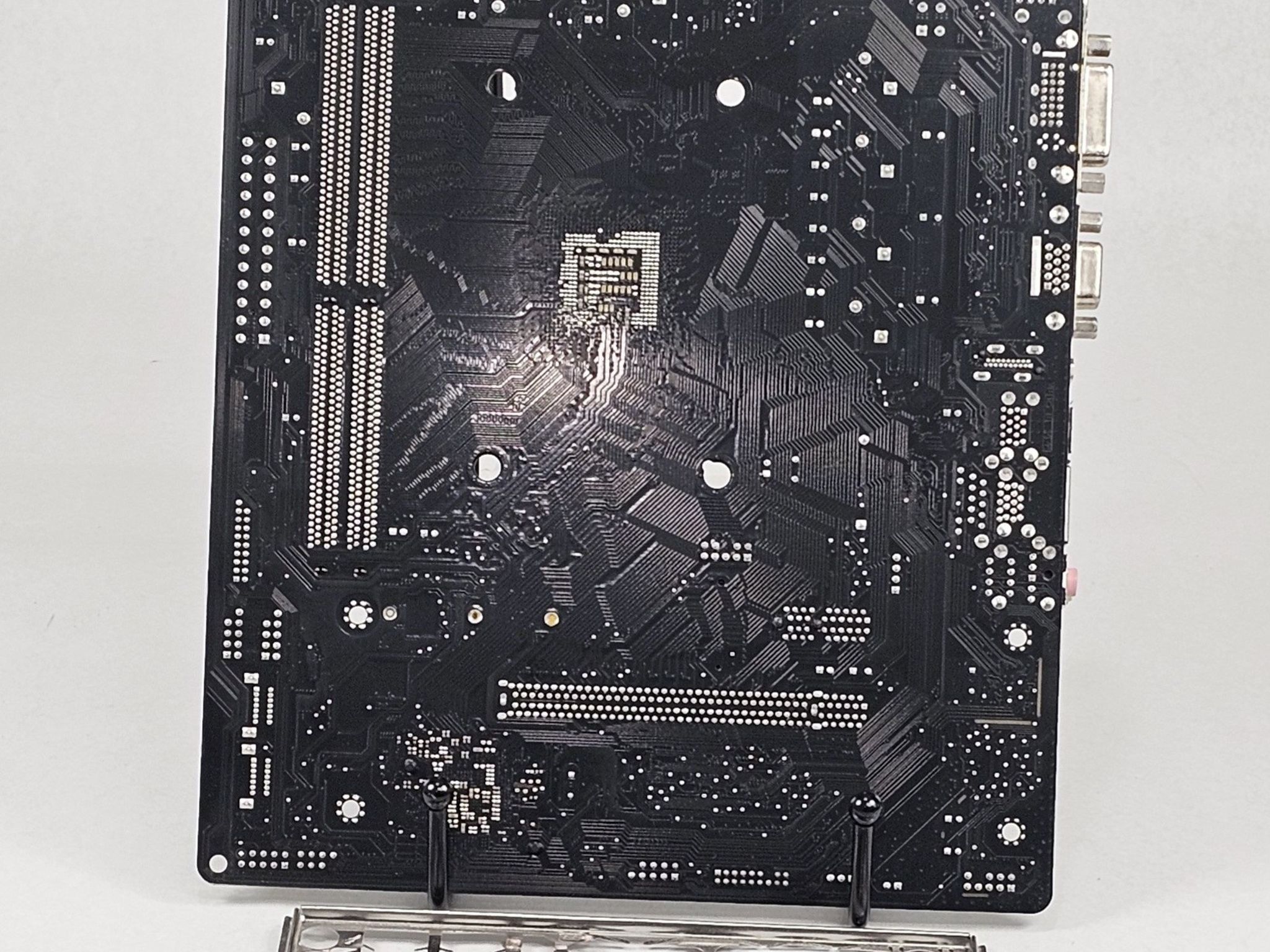 ASRock B450M-HDV AMD AM4 DDR4 mATX Motherboard