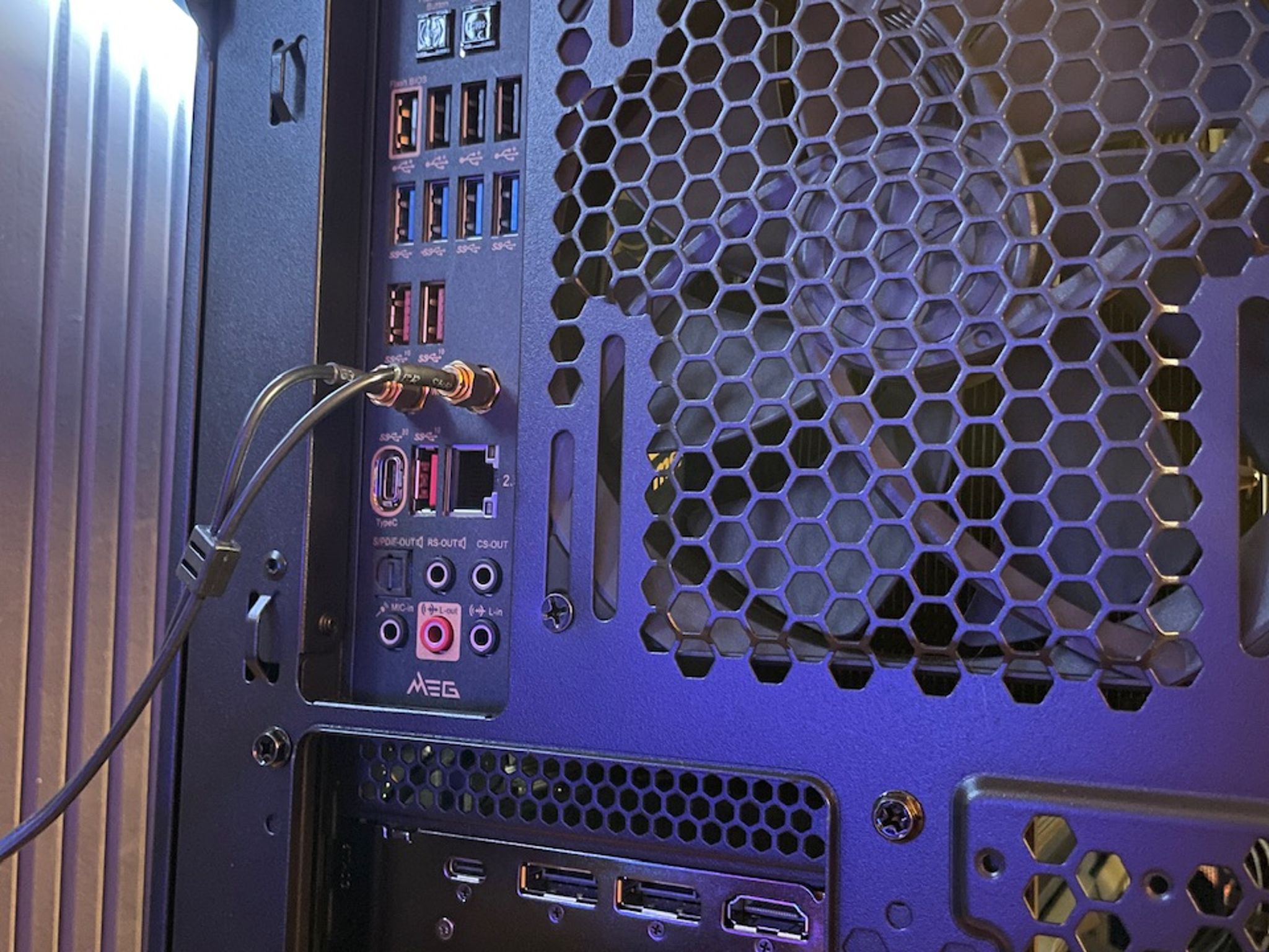 🥷5800X3D Gaming PC | 6950 XT, 32GB 4000MHz, 2TB SSD, Windows 11 Pro