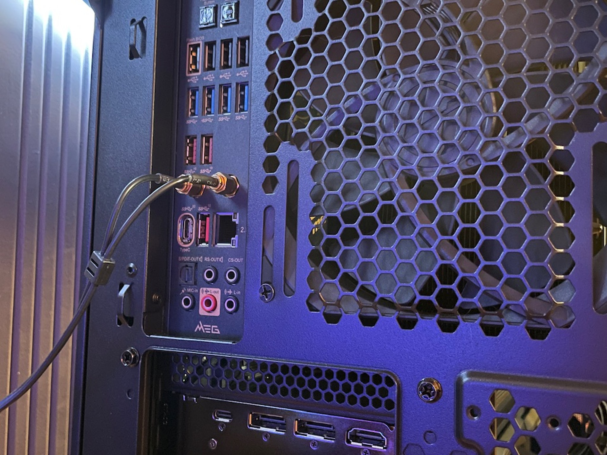 🥷5800X3D Gaming PC | 6950 XT, 32GB 4000MHz, 2TB SSD, Windows 11 Pro