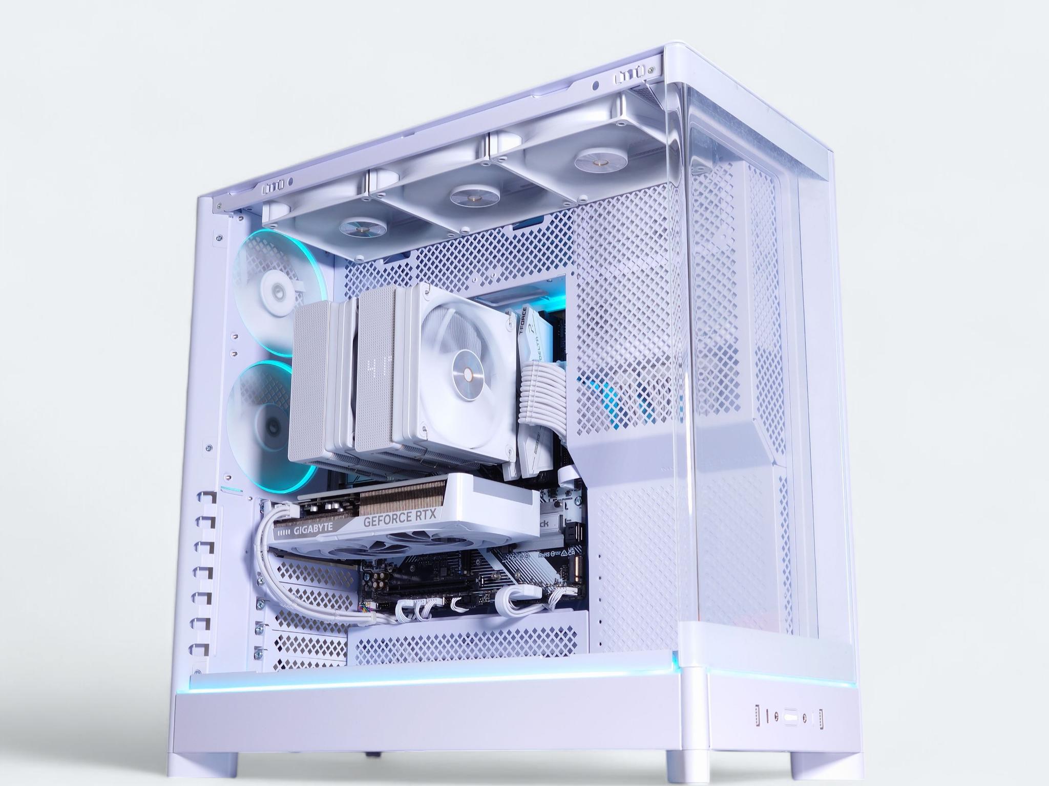 🌬️🥶Iceberg Gaming PC🧊Nvidia RTX 5060 Ti 16GB❄️AMD Ryzen 7 7700❄️32GB DDR5❄️ 1TB
