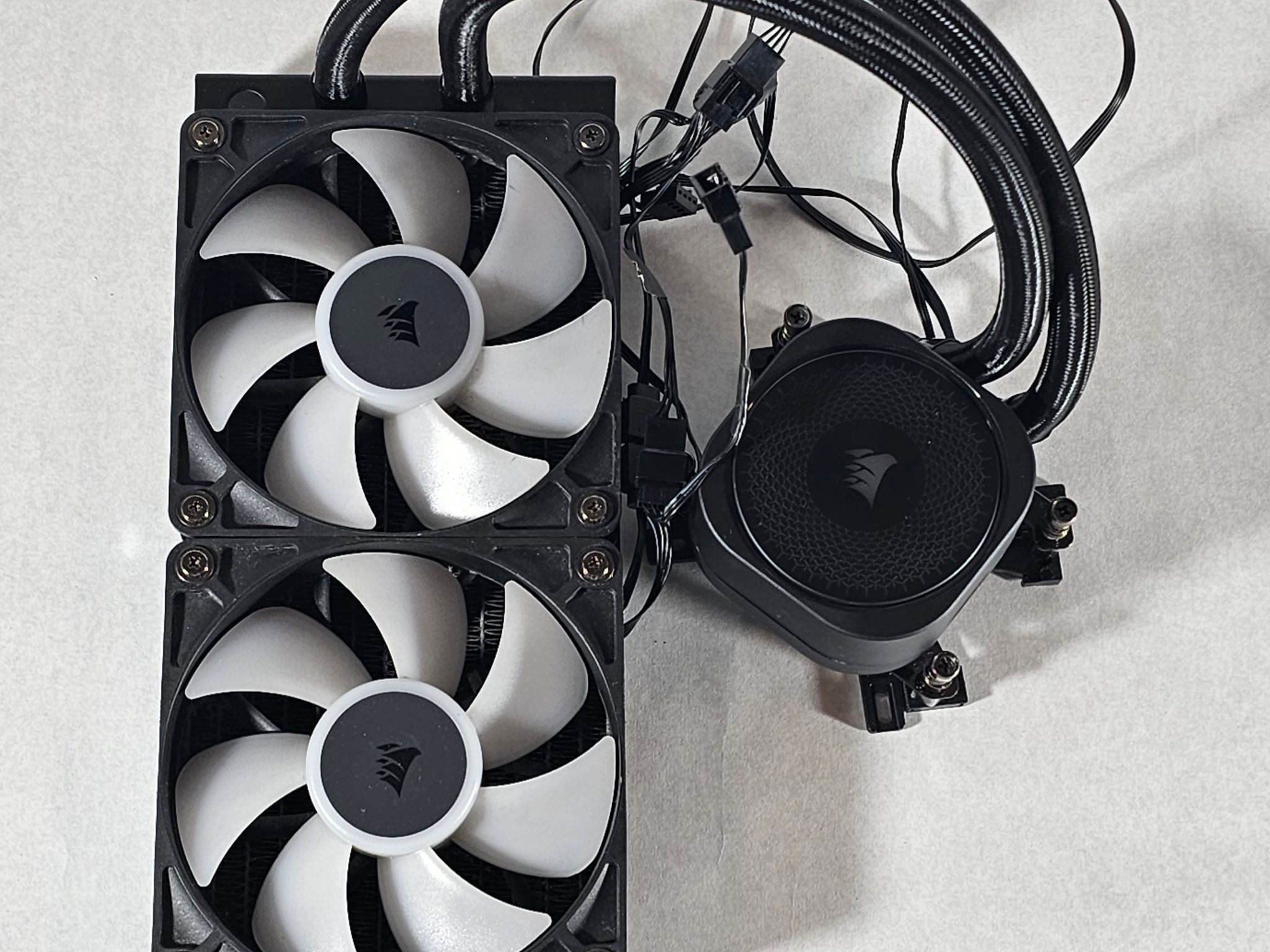 240mm AIO Corsair H100 RGB for AMD AM4
