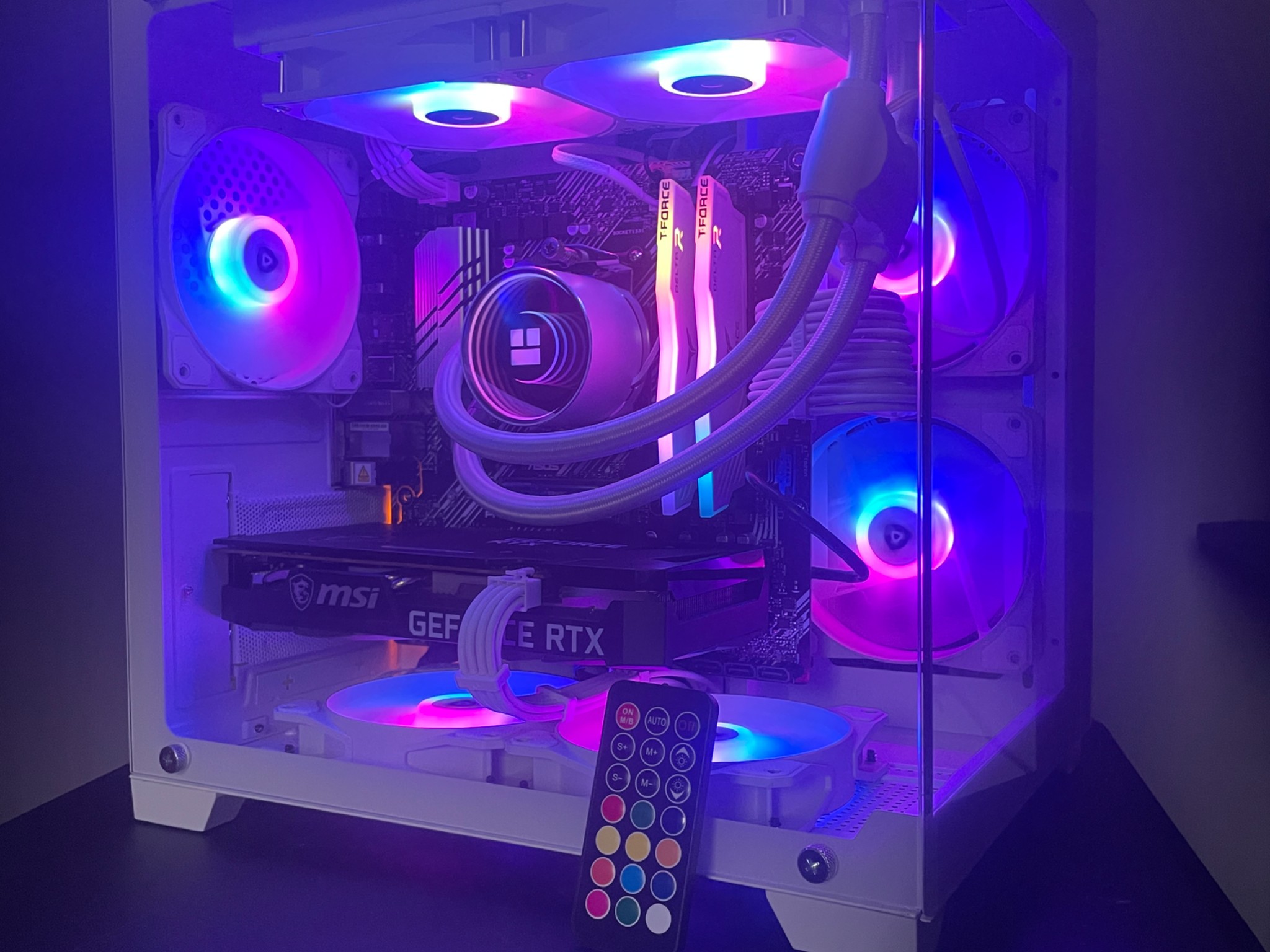 White 1080p/1440p Gaming PC – Liquid Cooled & High FPS