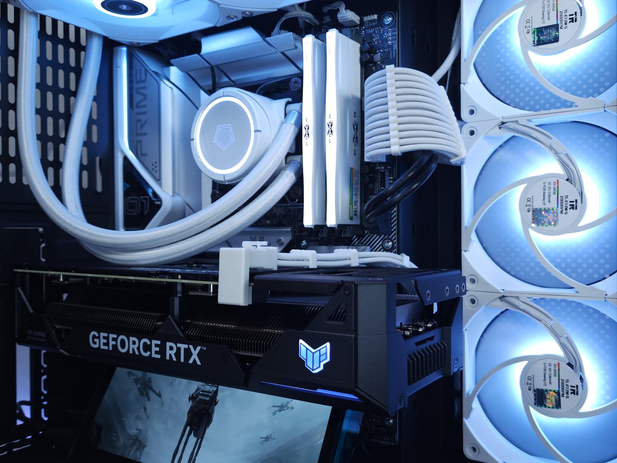 💙🤍RTX 4070 | Core i5 12600K | 32GB 6000MHz | 1TB NVMe SSD