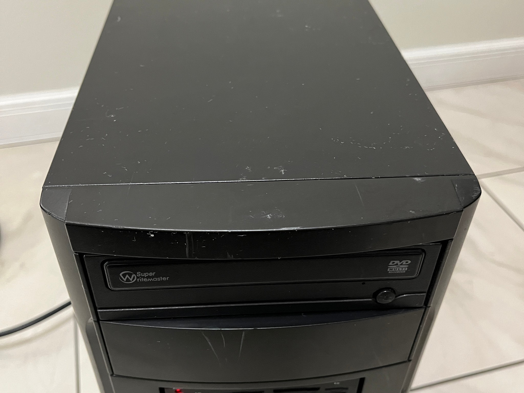 NVIDIA RTX 3060 Ti, Intel Core i5-9400, 16GB RAM, 500GB SSD - Sleeper Gaming PC w/ Wi-Fi & BT