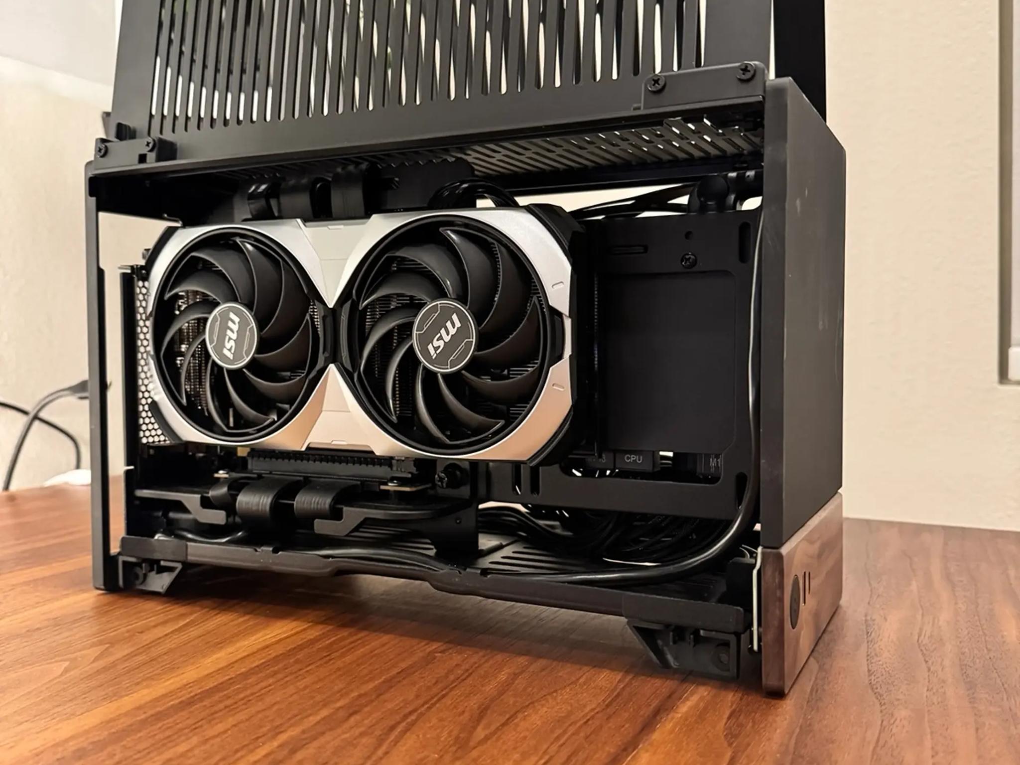 GIGABYTE GeForce RTX 5070 EAGLE OC SFF 12G