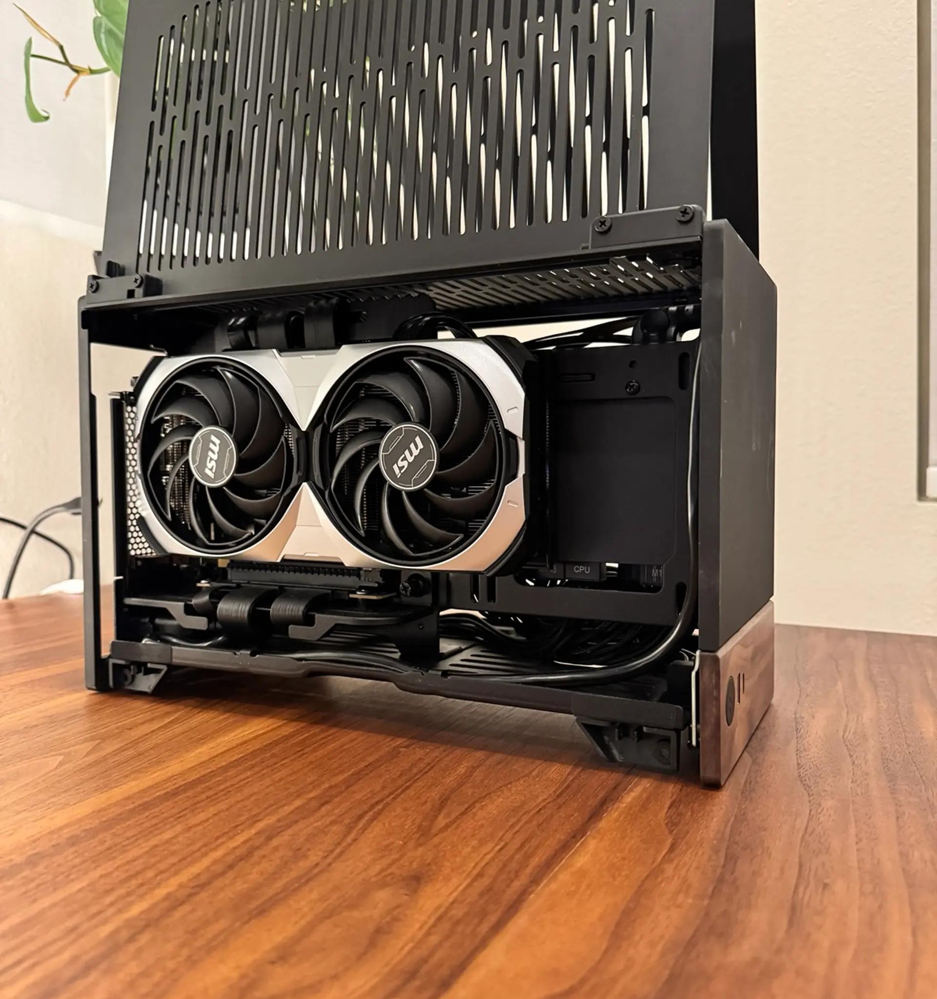 GIGABYTE GeForce RTX 5070 EAGLE OC SFF 12G