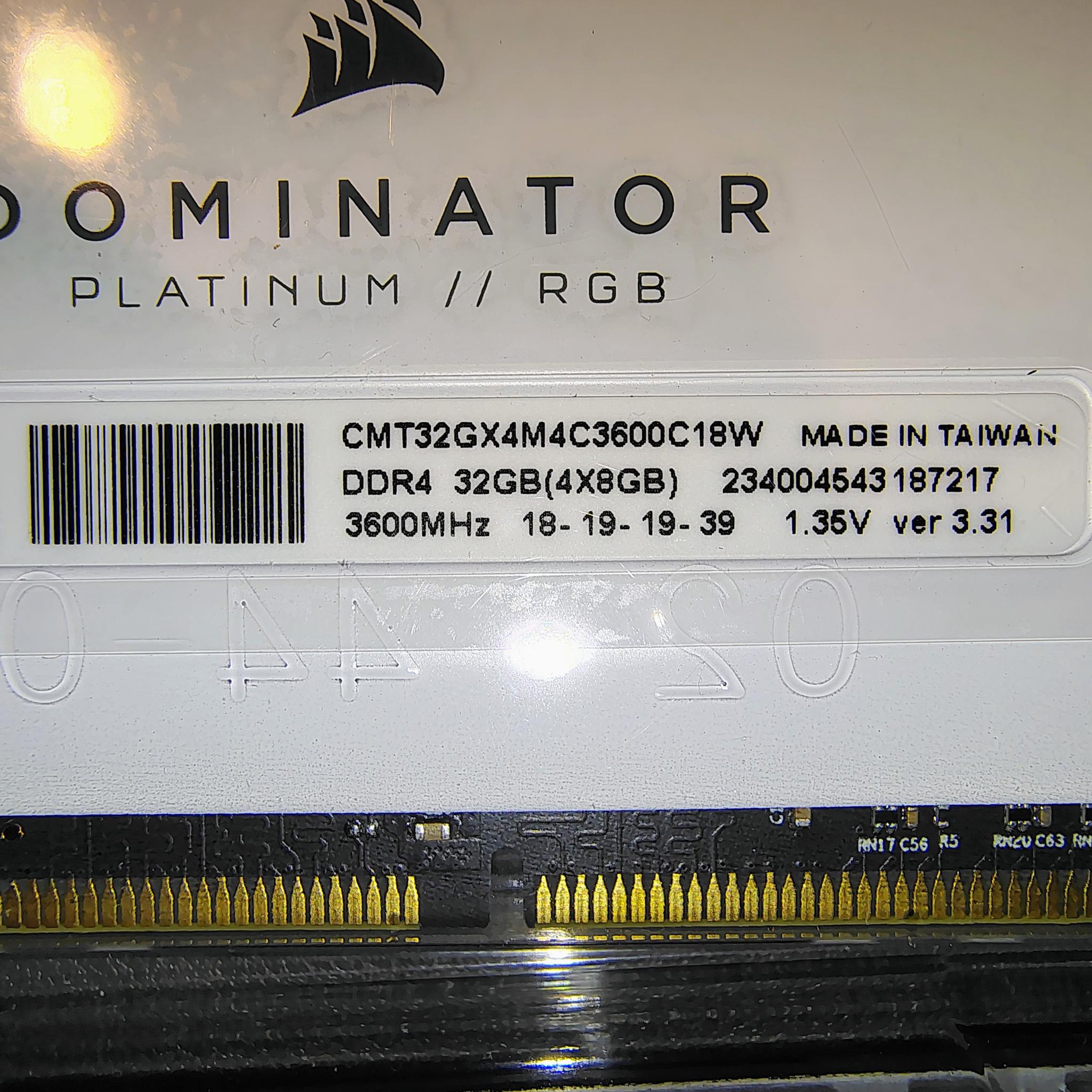 32GB White Corsair Dominator Platinum RGB (4 x 8GB)