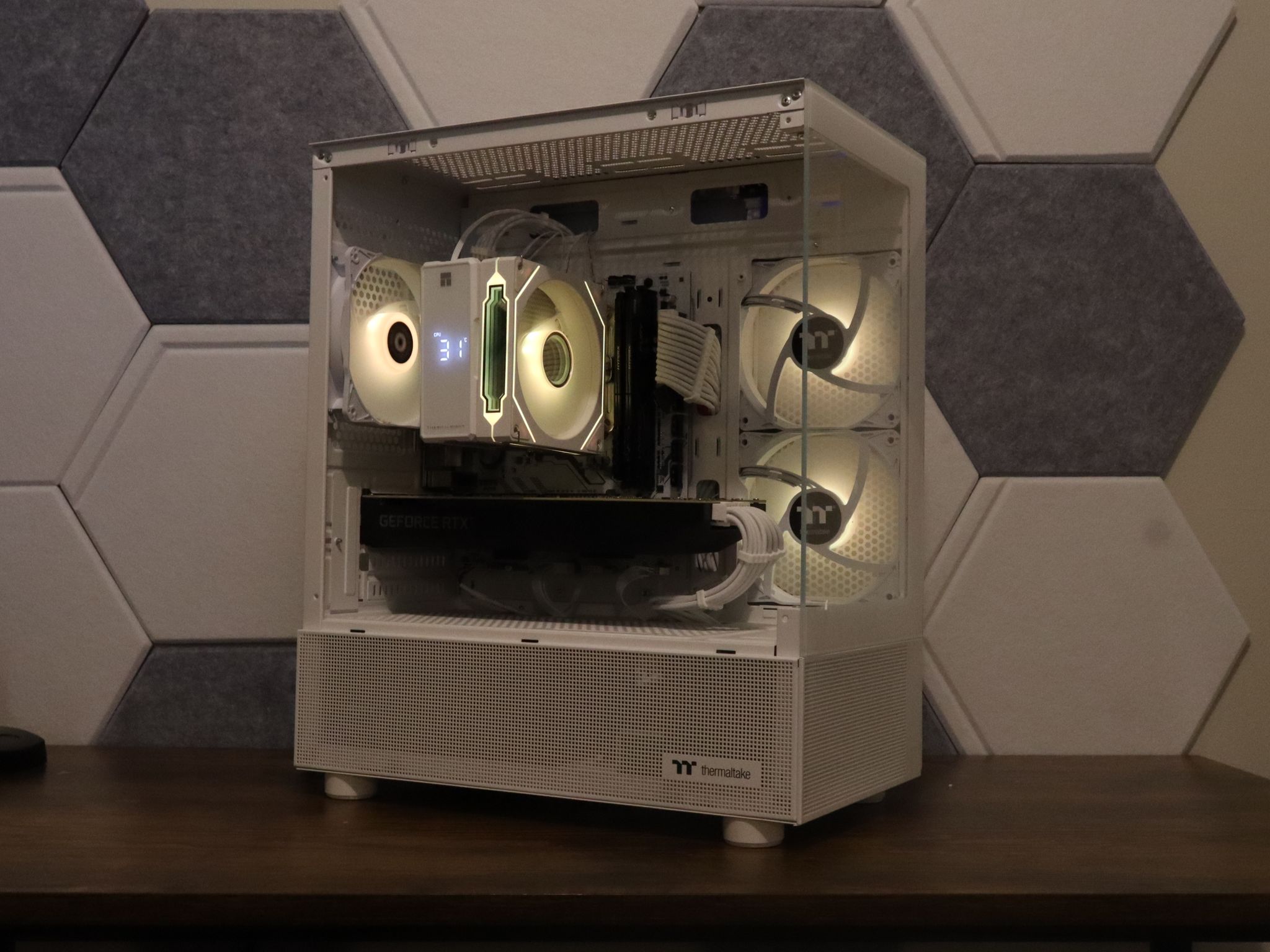 Gaming PC | RTX 3070 8gb | Ryzen 5 | 16gb 3200mhz ram | 1 TB storage | Windows 11 Wifi & Bluetooth