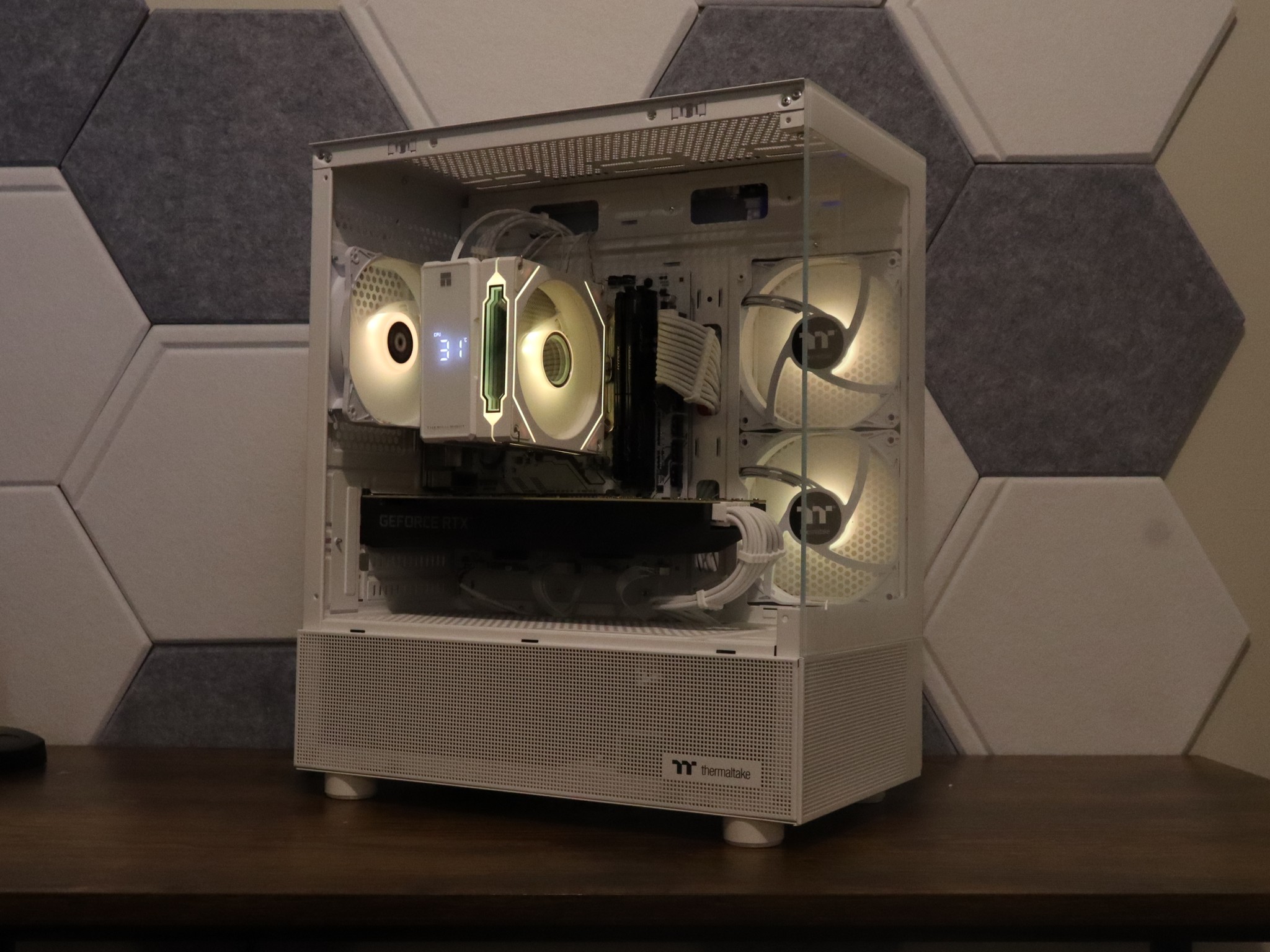 Gaming PC | RTX 3070 8gb | Ryzen 5 | 16gb 3200mhz ram | 1 TB storage | Windows 11 Wifi & Bluetooth