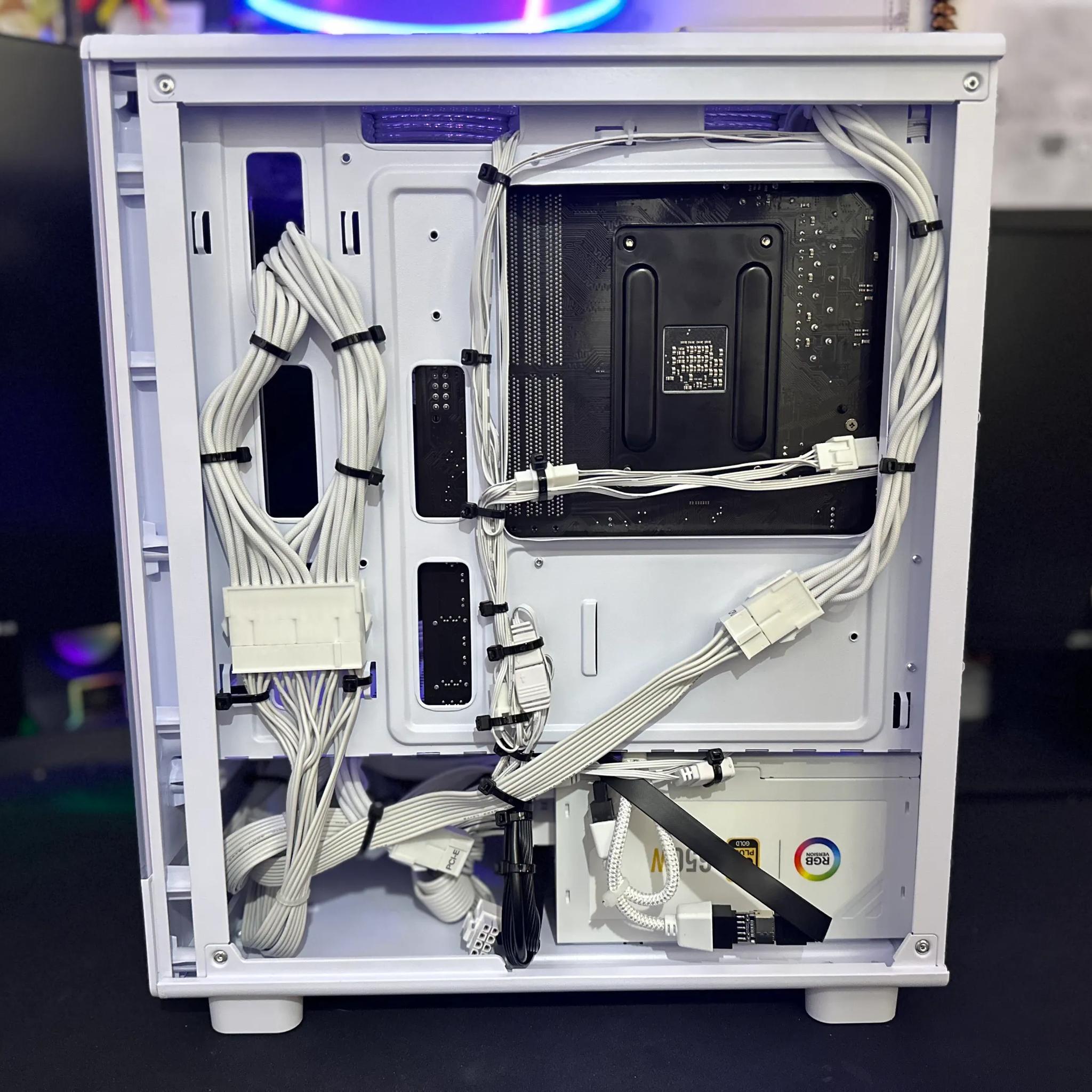 🔥WHITE-OUT🔥RYZEN 5 5600x MSI Ventus RTX 4060 OC Edition 32gb Ram 1TB M.2 SSD🔥 650w Gold R PSU🔥
