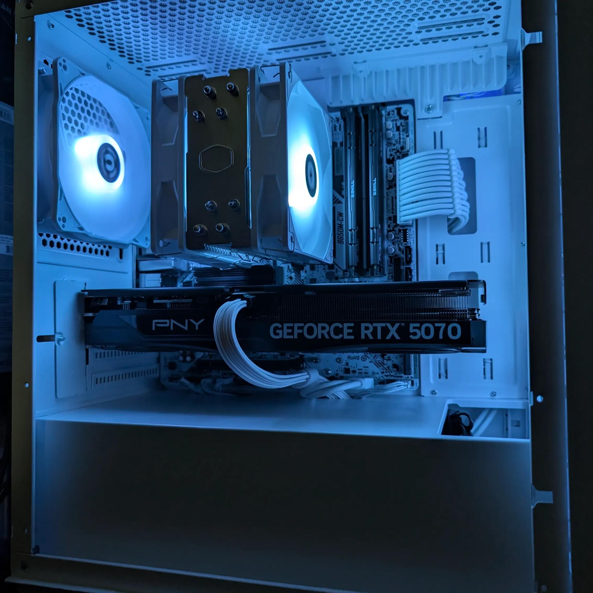PNY GeForce RTX 5070 OC 12GB