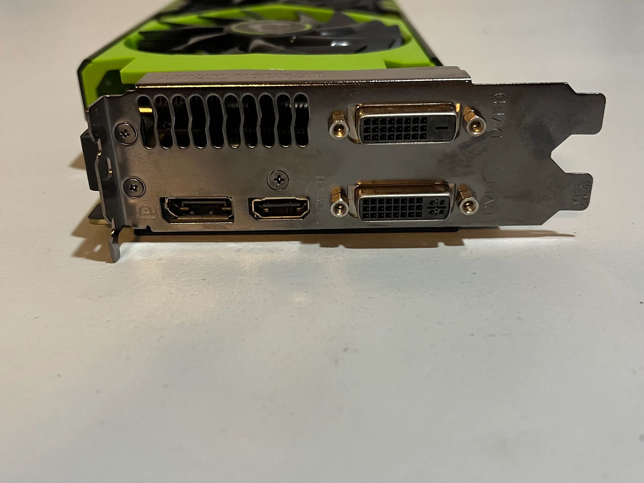 GeForce GTX 970 GAMING LE 100ME