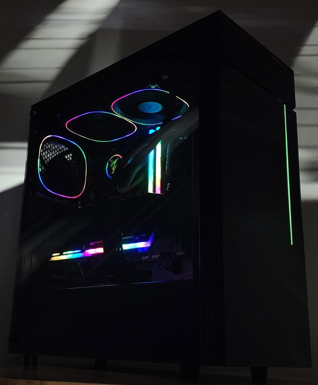 Gaming PC Ryzen 7 7700 32GB RAM 2TB SSD RX 7900 XT 20GB Windows 11 Computer