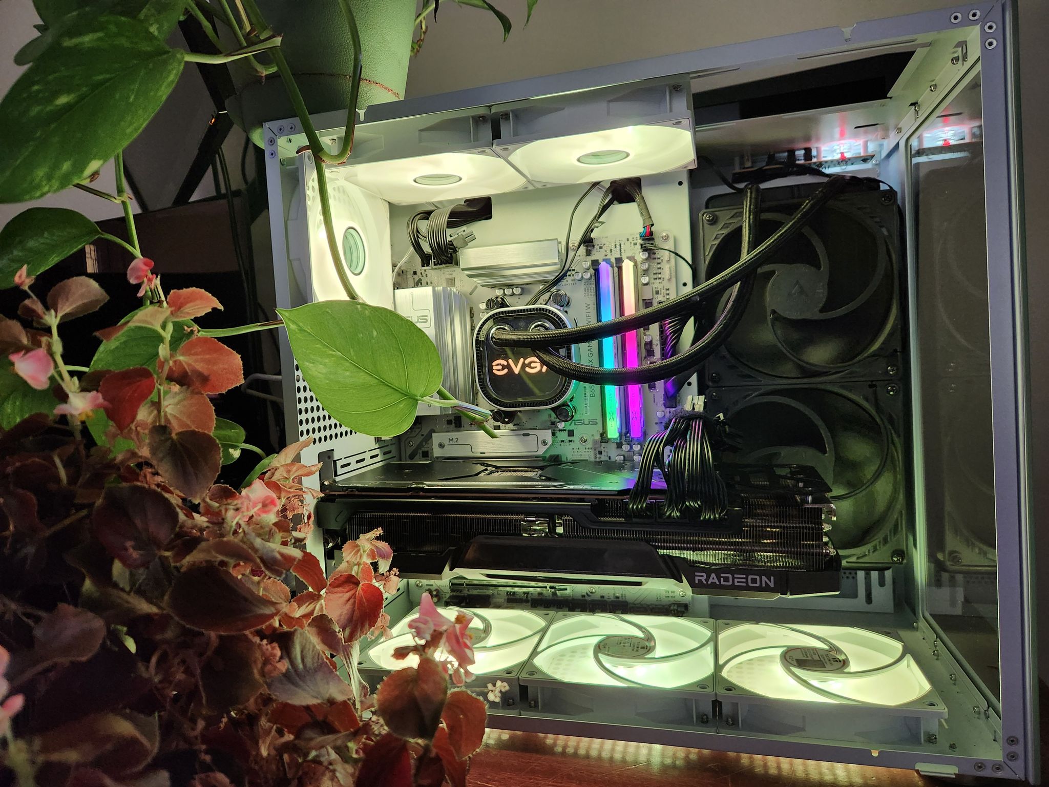 32 Gb ram, 9070 XT paired with a brand new 9600x, ASUS B650E Max Gaming wifi