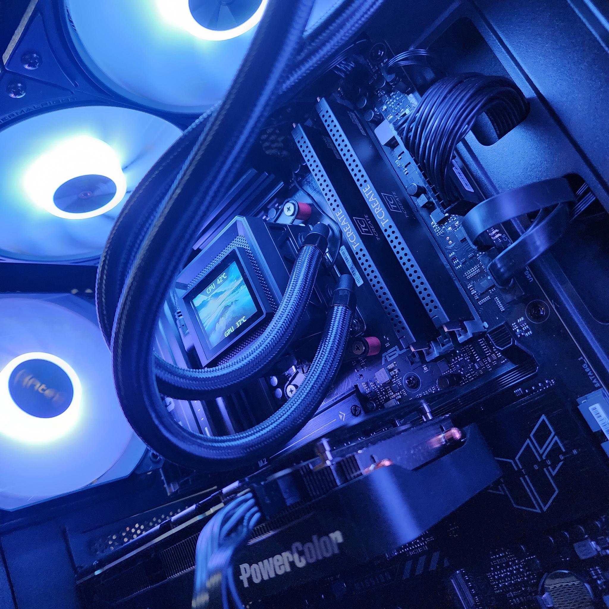 RX 9060 XT 16GB / Ryzen 5 9600X / 16GB DDR5 RAM / 1TB NVMe