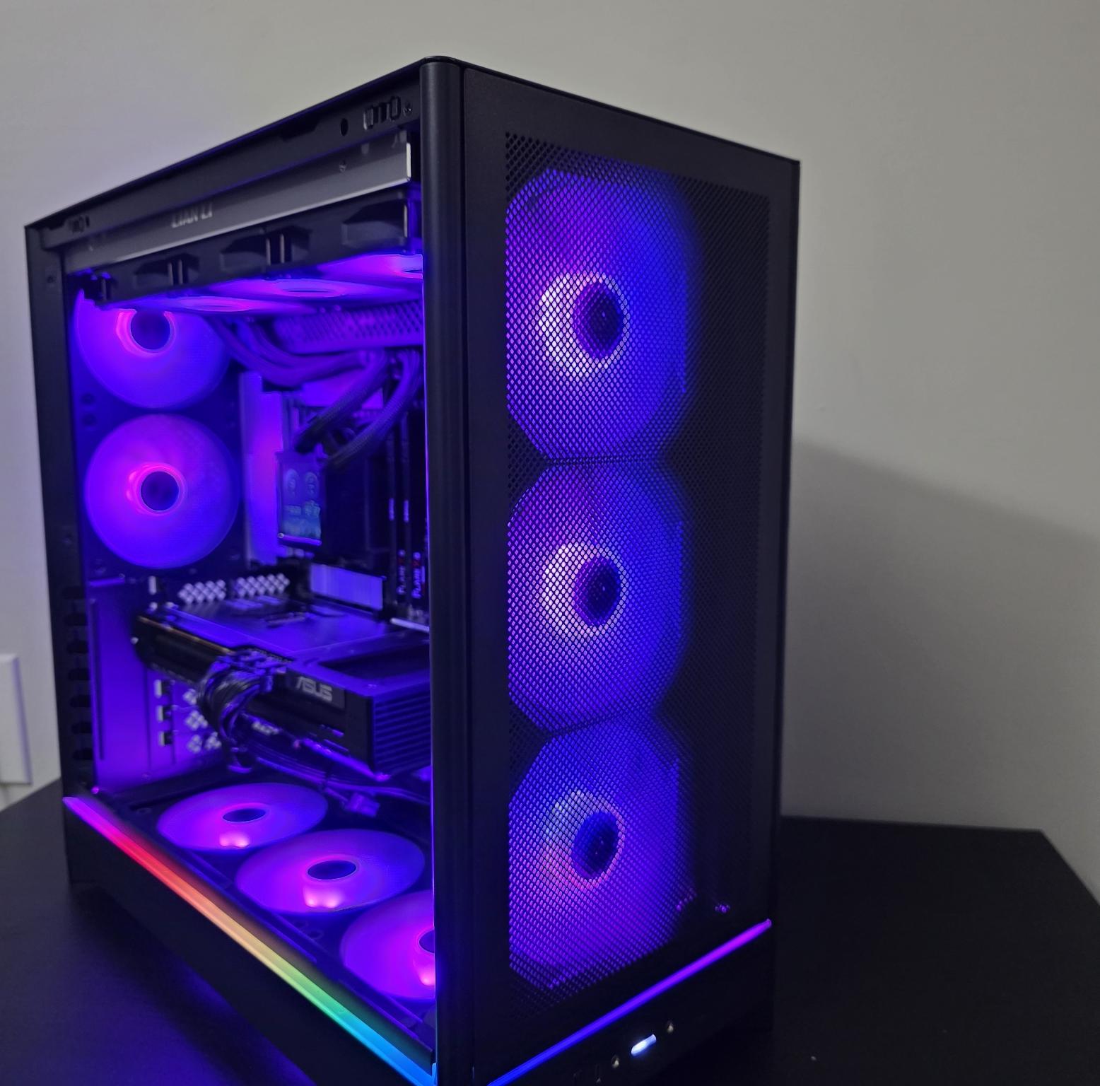 Midnight Hydra | RX 9070XT | Ryzen 5 7600X3D | 32 GB | 2TB SSD | 850W Gold PSU