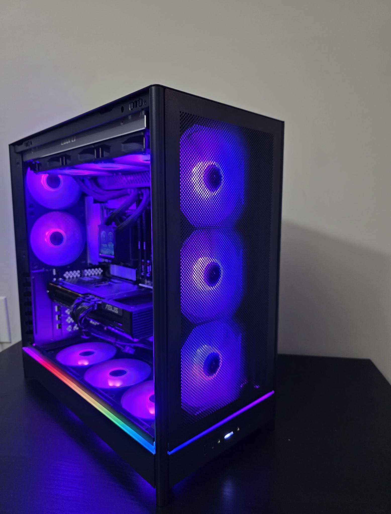 Midnight Hydra | RX 9070XT | Ryzen 5 7600X3D | 32 GB | 2TB SSD | 850W Gold PSU