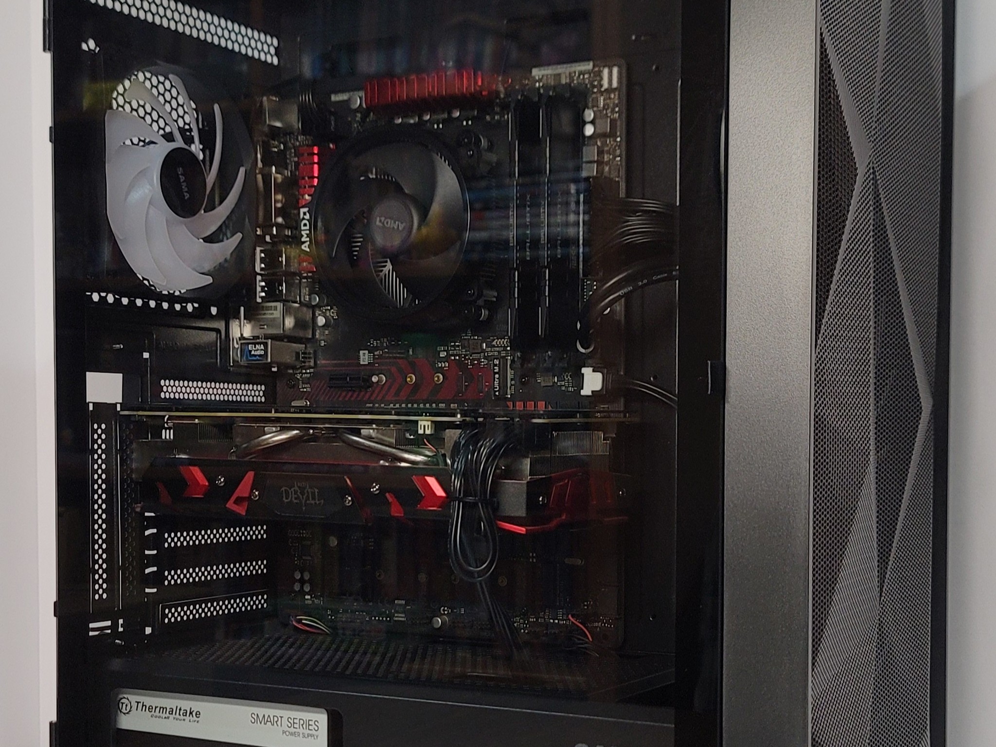 AMD Radeon RX 590 Ryzen 5 1600 Devil Gaming PC