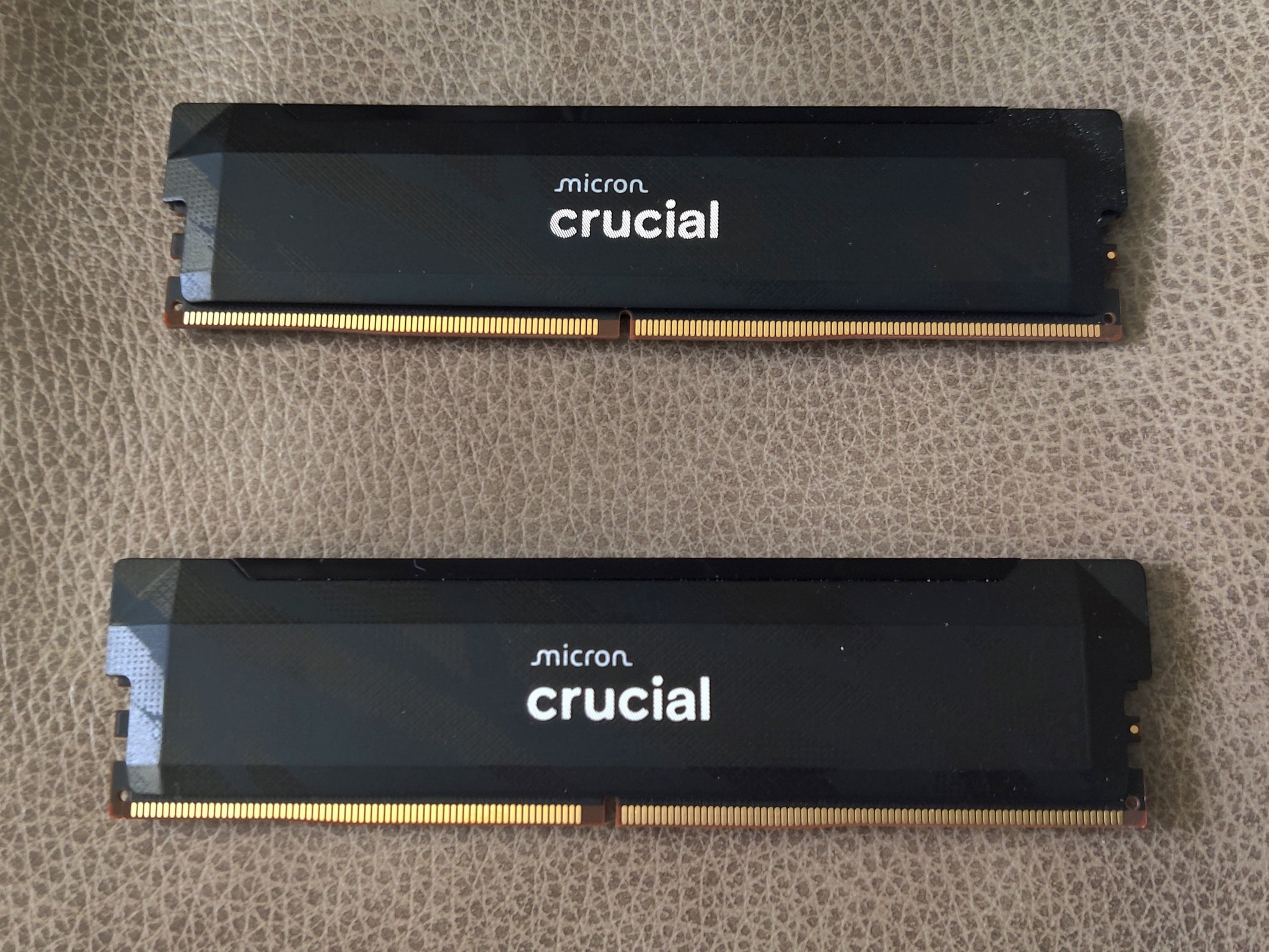 Crucial Pro DDR5-6400 CL38 32GB Kit (16GBx2) UDIMM: OC Gaming Memory Black