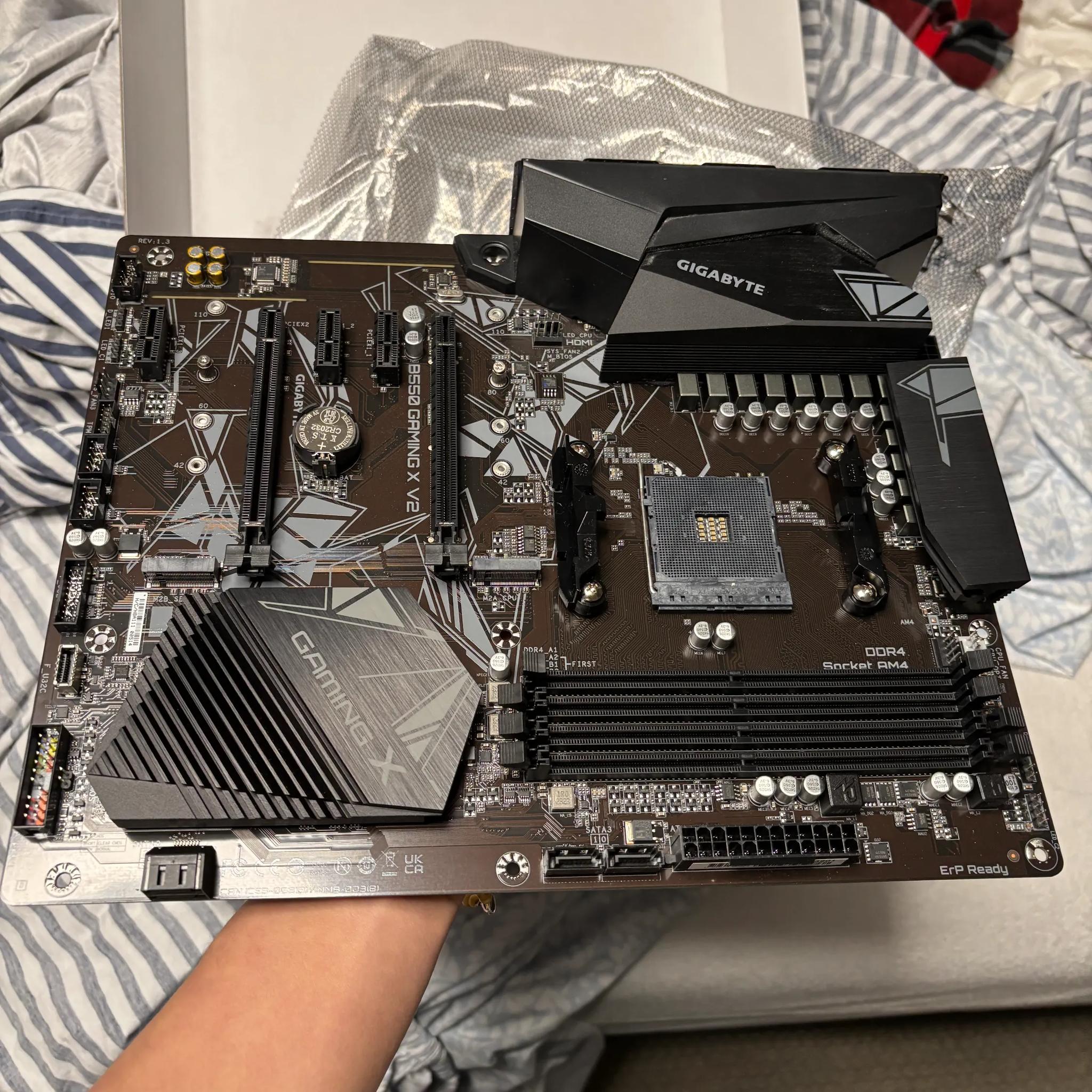 B550 Gaming X V2 + 16gb ram BUNDLE