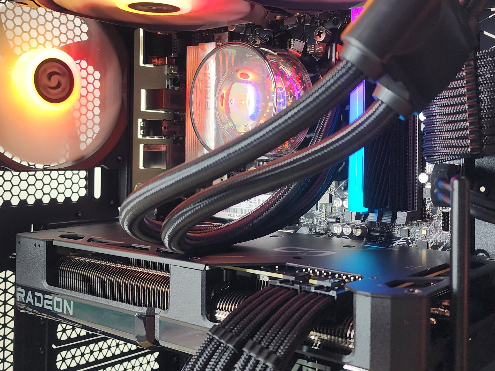 Gaming PC Ryzen 5 9600X 16GB RAM 1TB SSD RX 7700 XT 12GB Windows 11 Computer