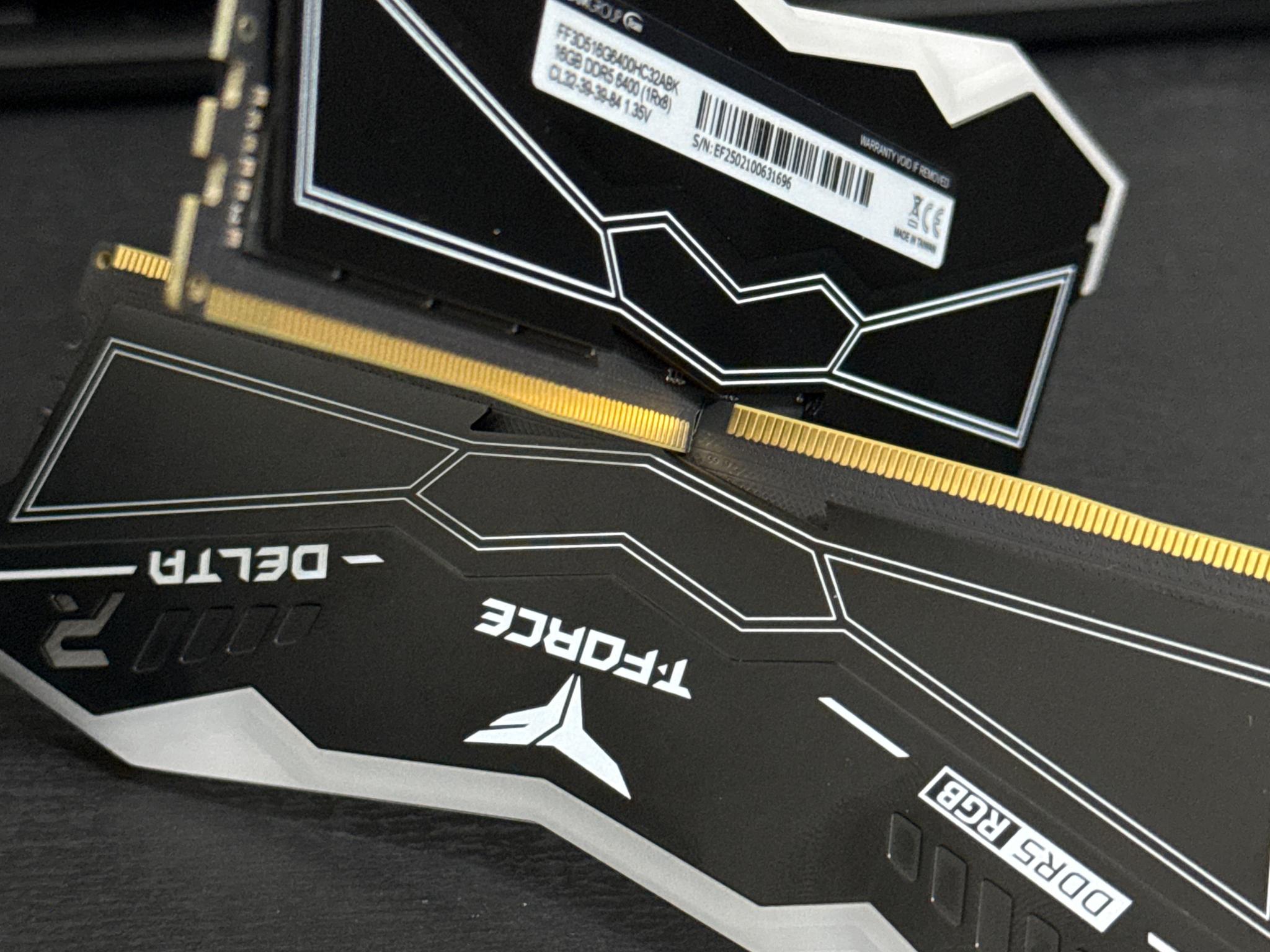 32GB DDR5 T-FORCE DELTA RGB 6400MT/s