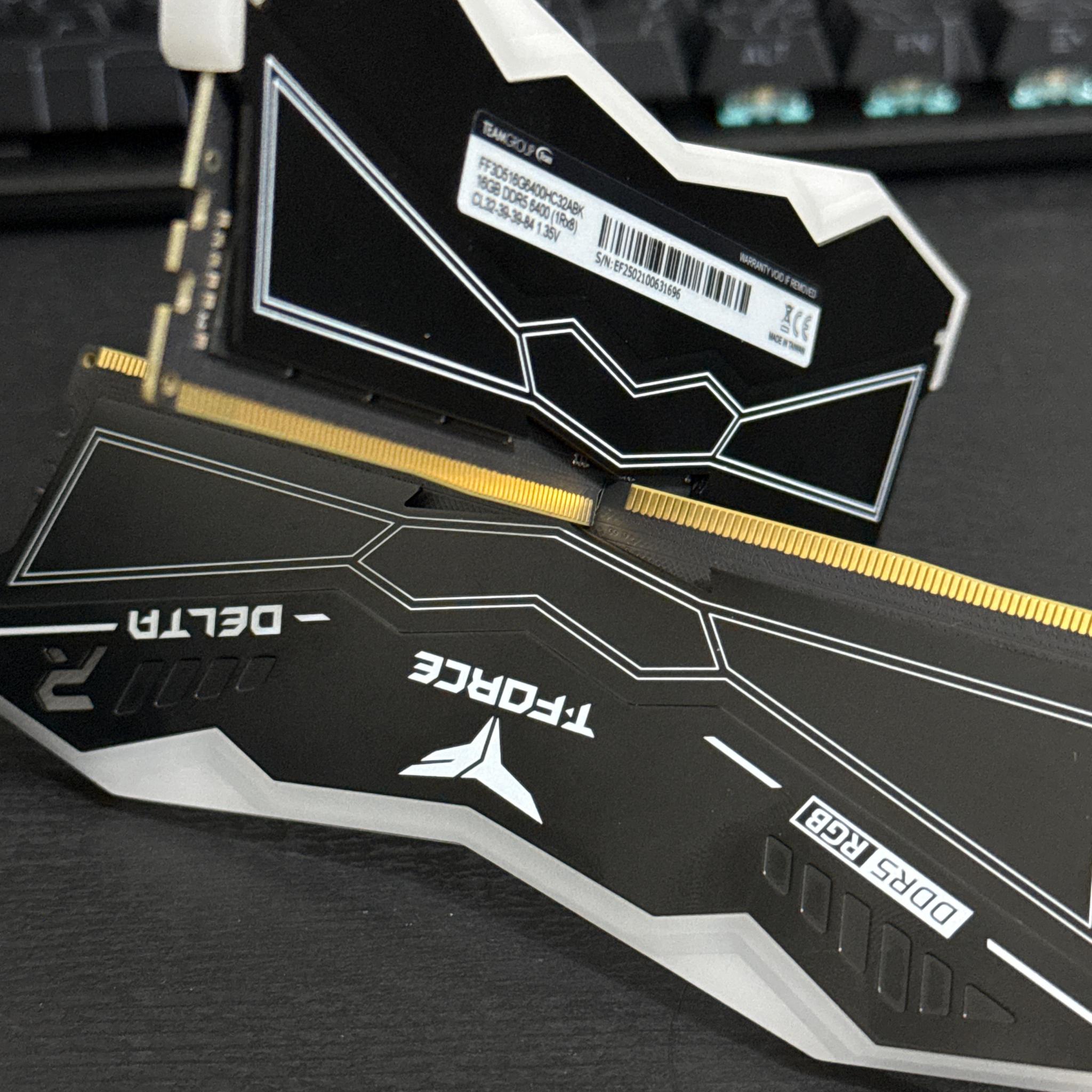 32GB DDR5 T-FORCE DELTA RGB 6400MT/s