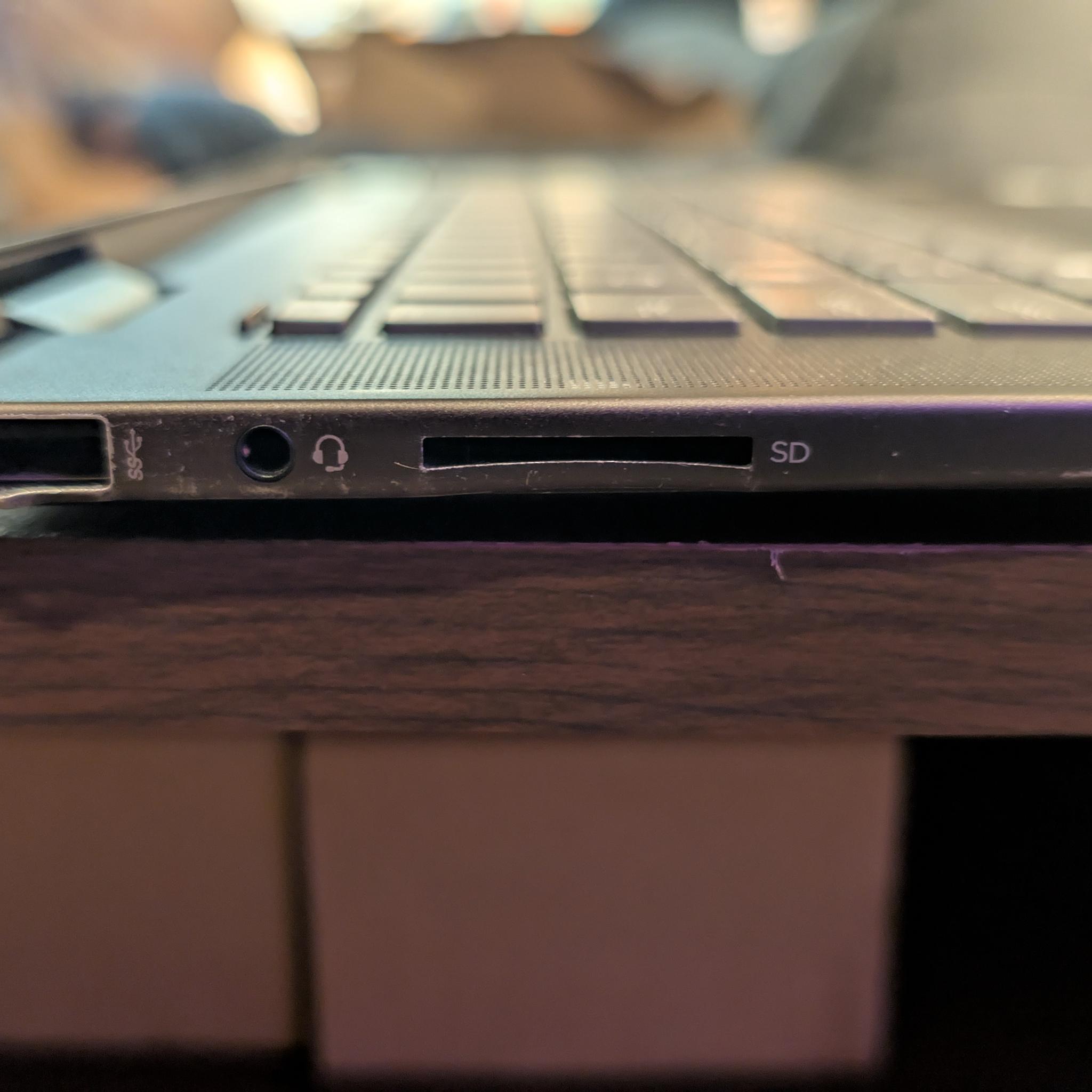 HP ENVY x360 2-In-1 15.6'' (512GB SSD AMD Ryzen 7 7730U 4.5GHz 16GB RAM)