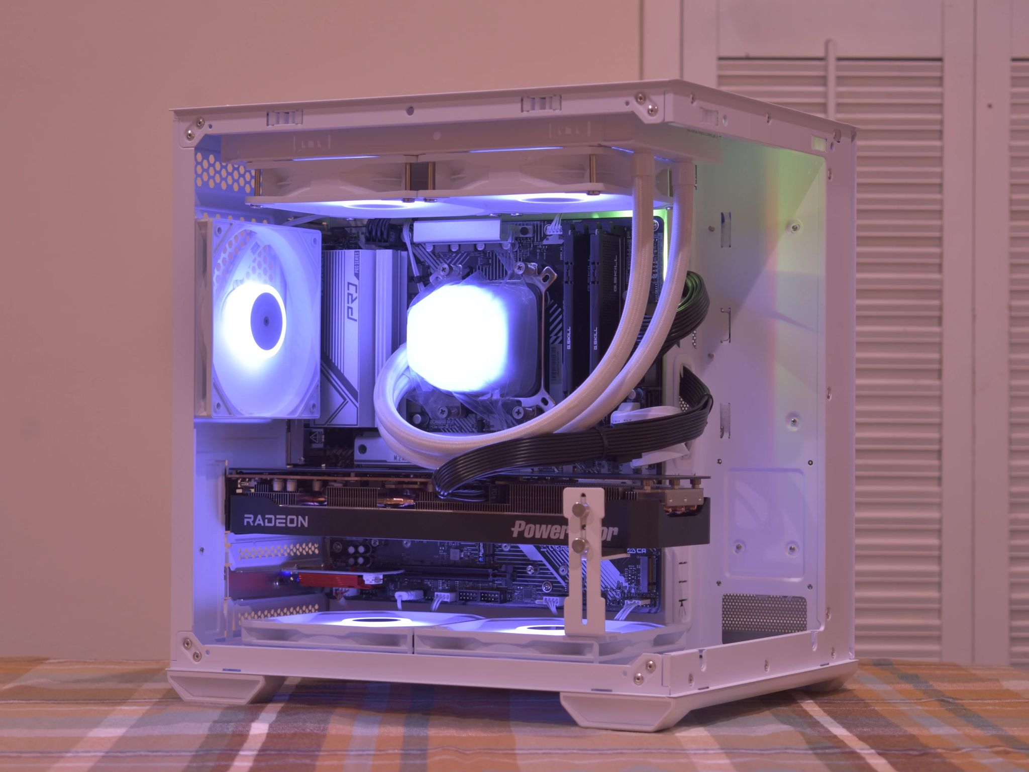 🚀Performance Gamer🚀 Ryzen 5 9600X | AMD RX 9070 16GB | 32GB DDR5 | 2TB nVME SSD | White RGB+Wifi