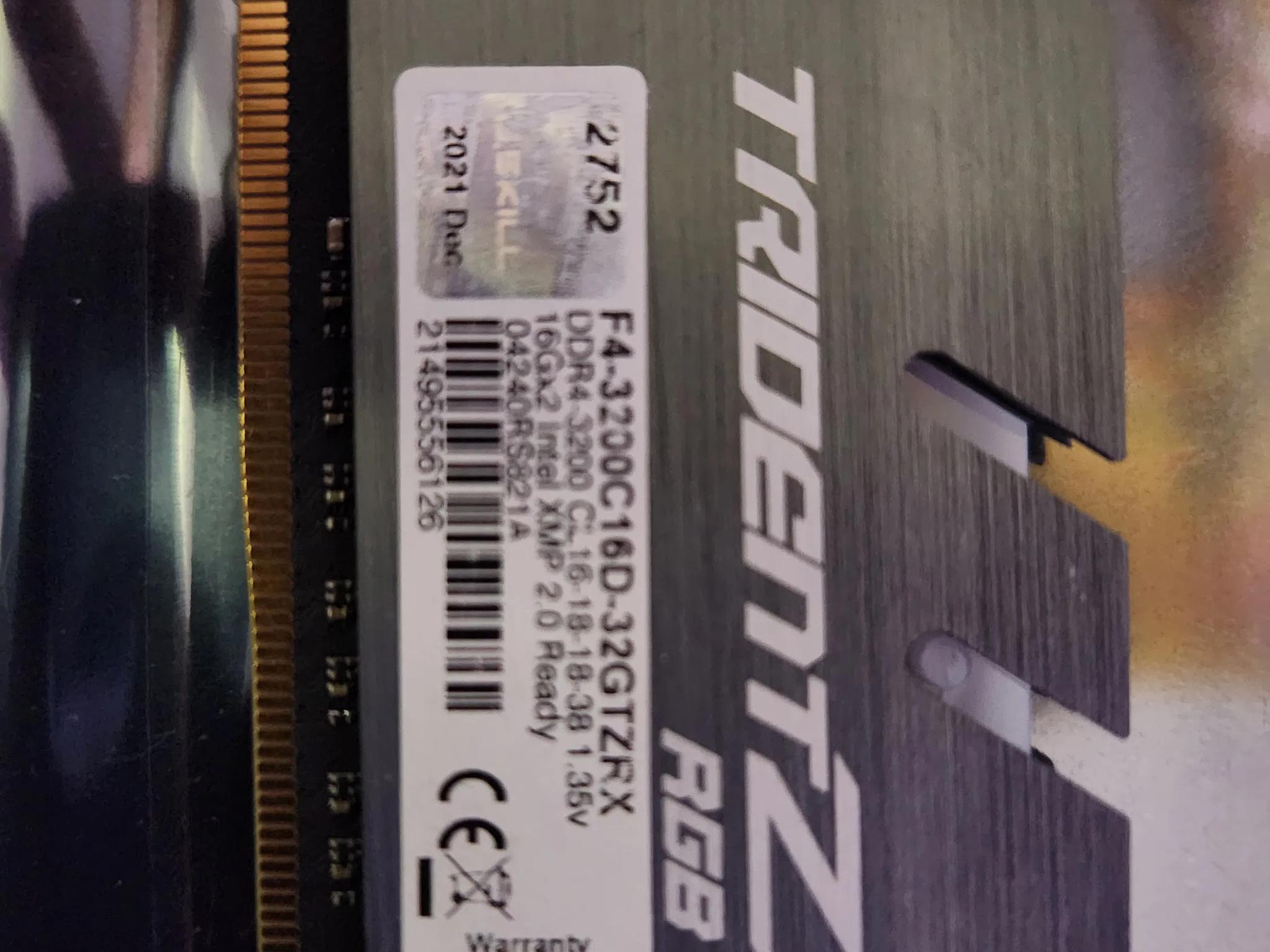 G.Skill Trident Z RGB 32 GB (2 x 16 GB) DDR4-3200 CL16
