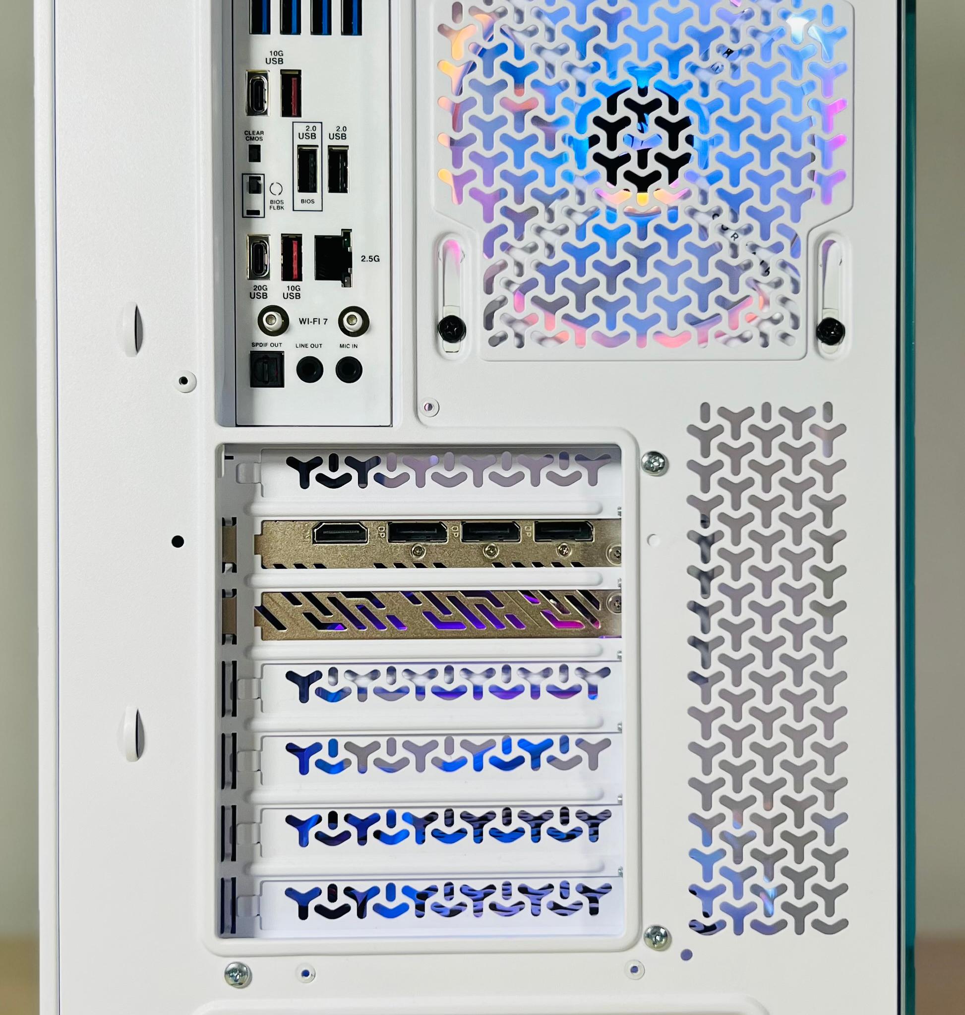 Icey white R7-9800x3d with Rx 9070 XT