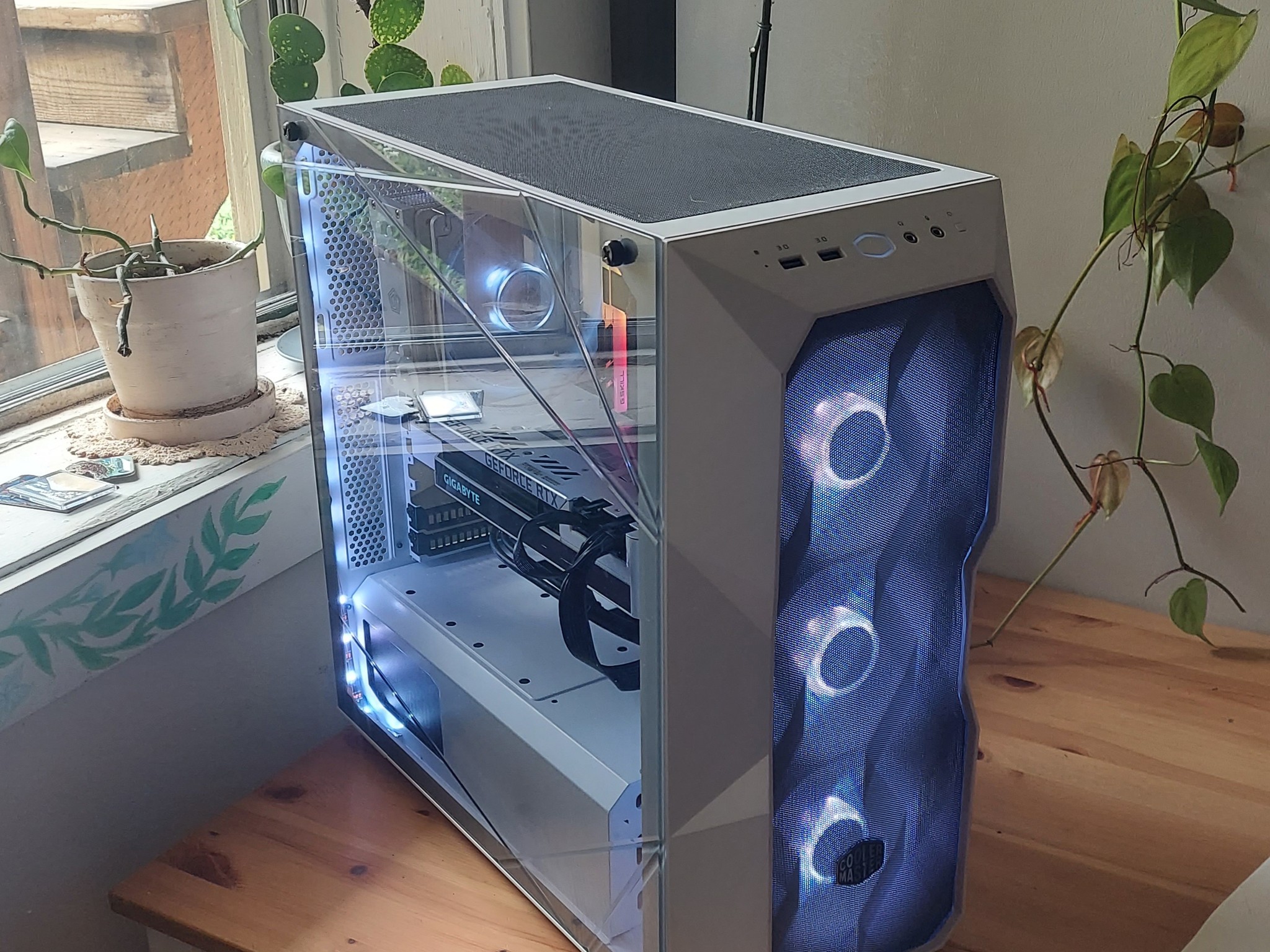 Ice Queen  -  Nvidia RTX 3080 and AMD Ryzen 7 5700X  -  Gaming PC for 4k / 1440p