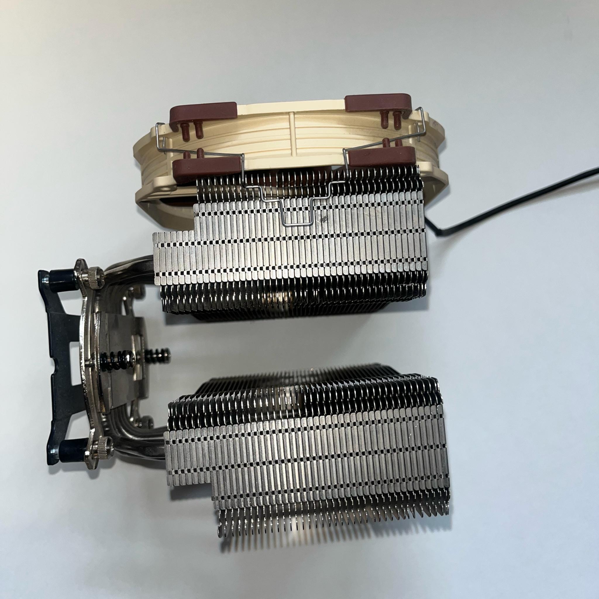 Noctua NH-D15, Premium CPU Cooler with 1X NF-A15 PWM 140mm Fans (Brown)