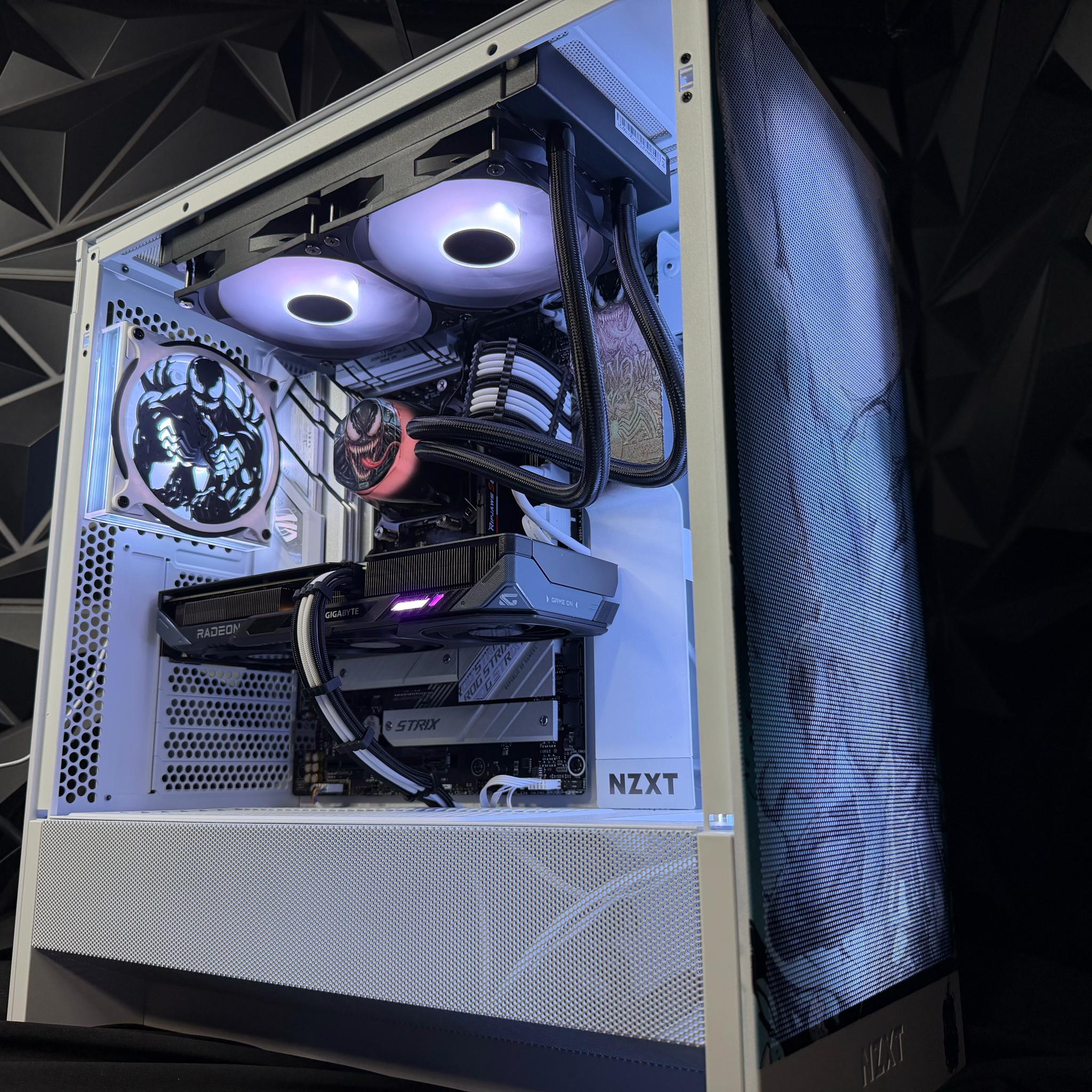 🕷️💣 VENOM BOMB 96 💣🕷️ Ryzen 5 9600x| RX 9060XT 16 GB | 32 GB DDR5|1.5 TB NVMe| 650W PSU