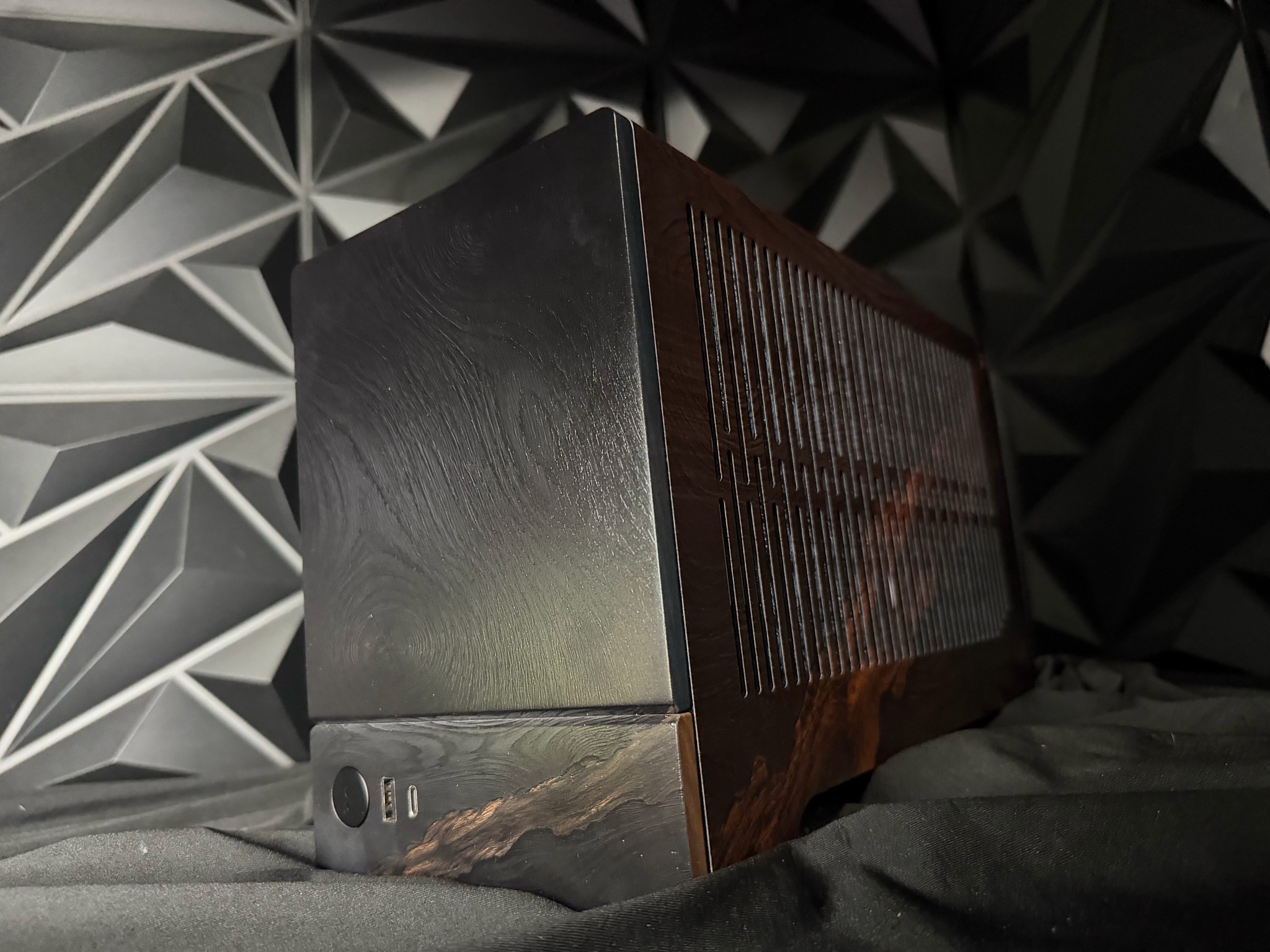 🖤 DARK OAK 🖤🌲 Ryzen 7 7700| RX 9070XT| 32 GB DDR5| 1.25 TB NVME| 850W PSU