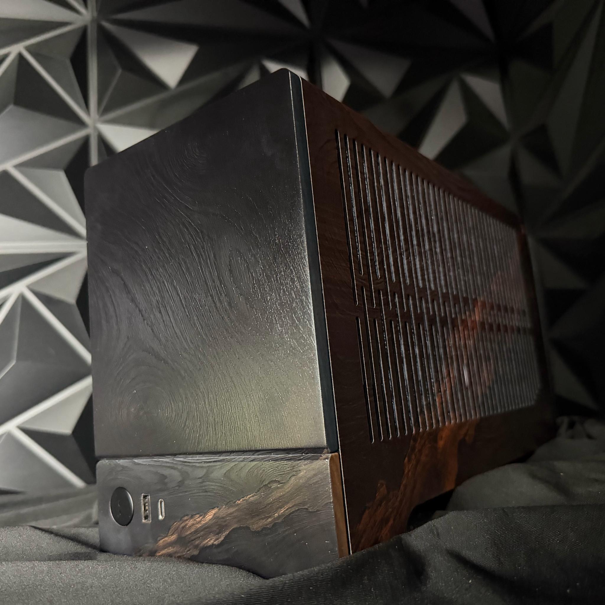 🖤 DARK OAK 🖤🌲 Ryzen 7 7700| RX 9070XT| 32 GB DDR5| 1.25 TB NVME| 850W PSU