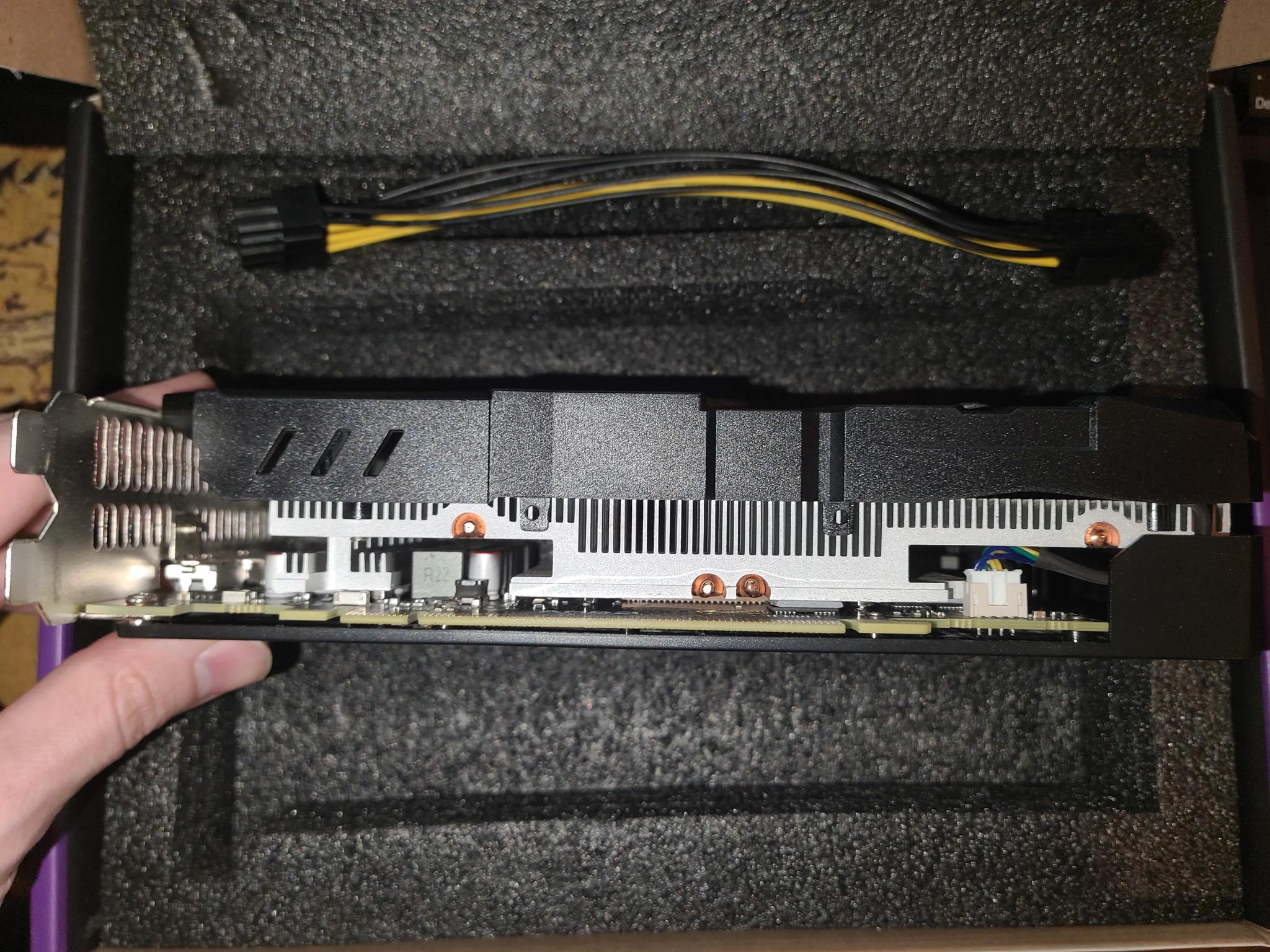 AISURIX RX 580 8GB