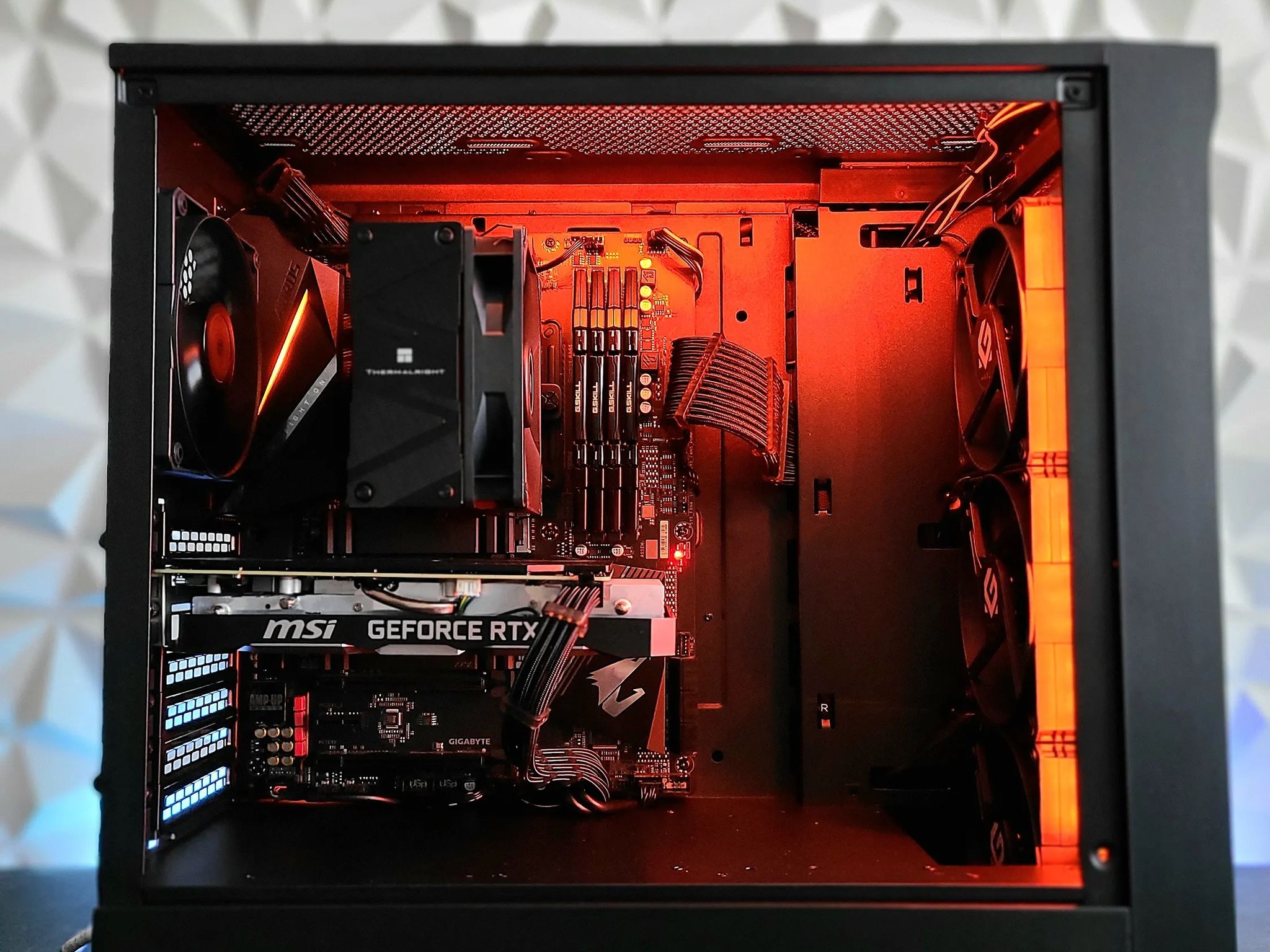 Nvidia RTX 2070 8 GB GPU | AMD Ryzen 5 5600 6-Core CPU | 32 GB Ram | 1 TB SSD