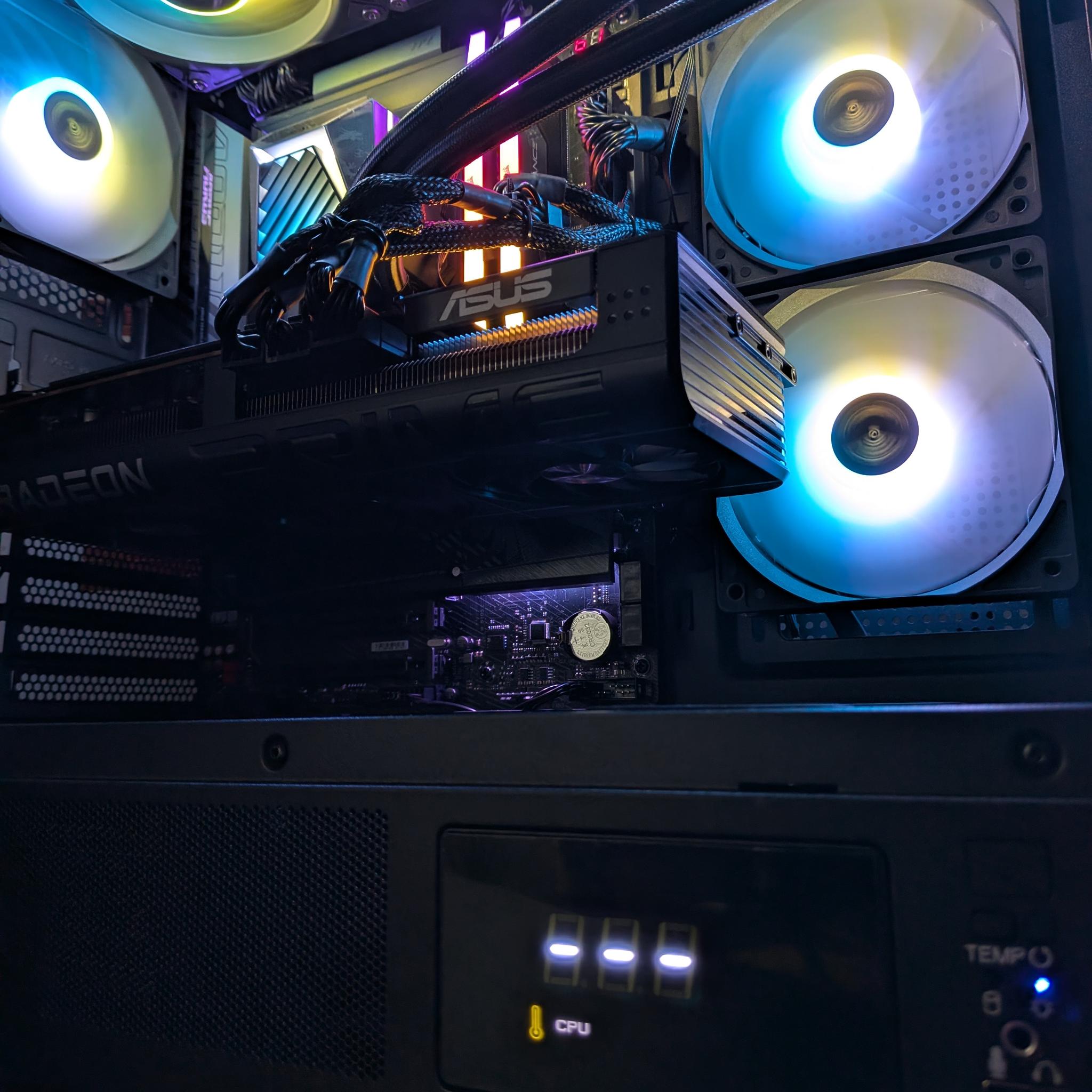 Core Ultra 7 265K | RX 9070 XT | 32 GB DDR5  | 1 TB | 1000W