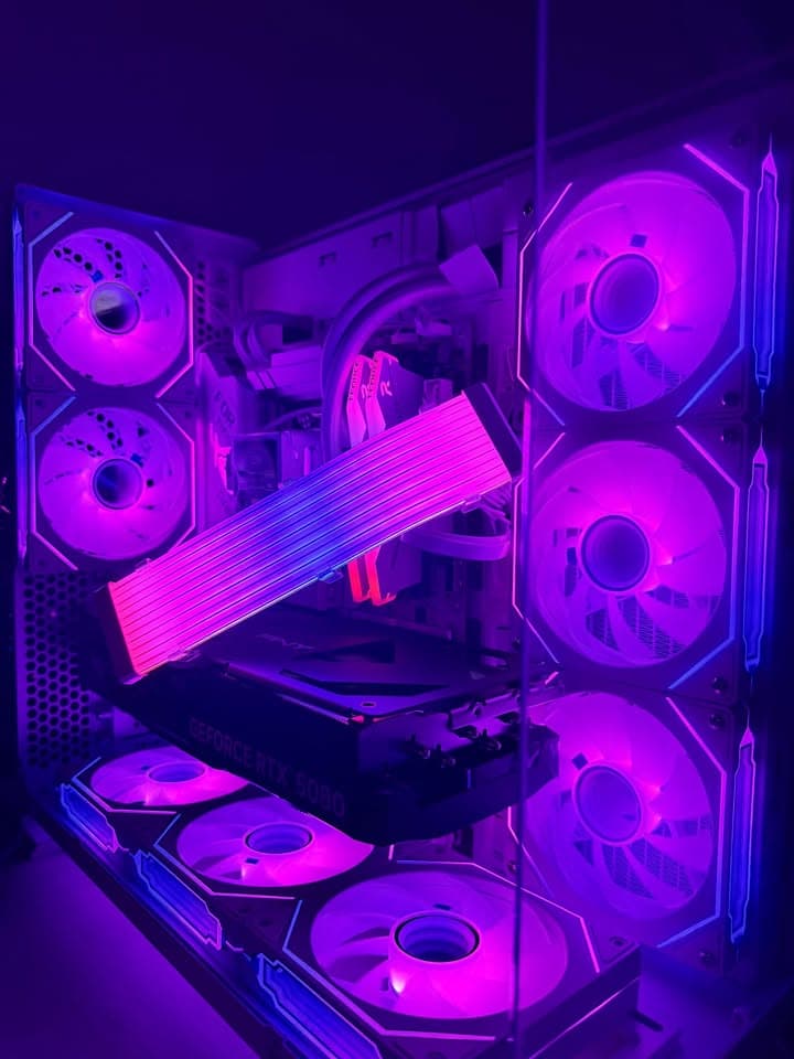 ❄️ 9800X3D | RTX 5080 |32GB DDR5 | Windows 11 Pro |"The Snow Vision" Gaming PC