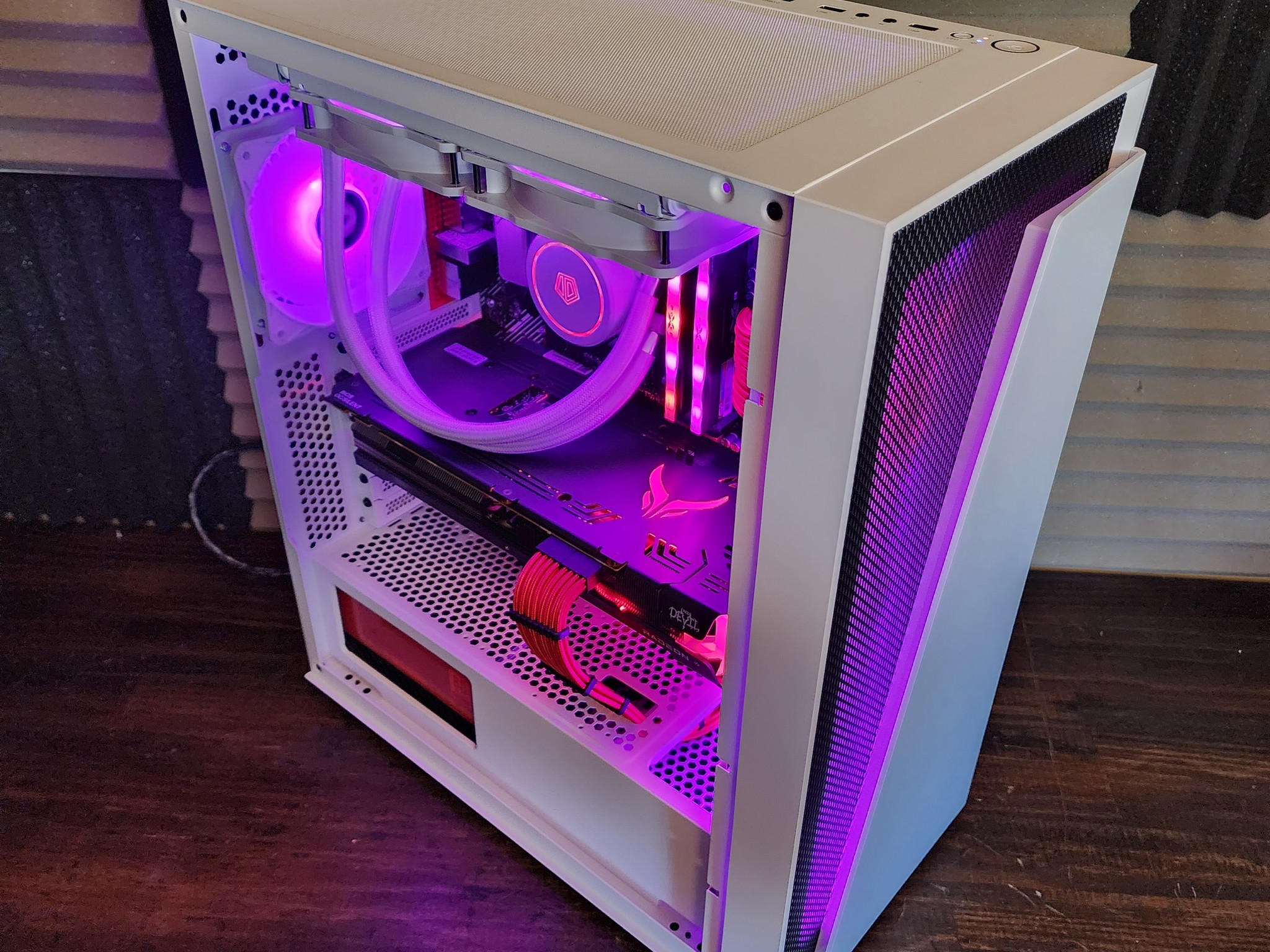 💗🤍💗 Radeon RX 6750 XT // AMD Ryzen 5 5600 // Zenith RGB 16GB 3200MHz // Samsung 980 1TB NVMe