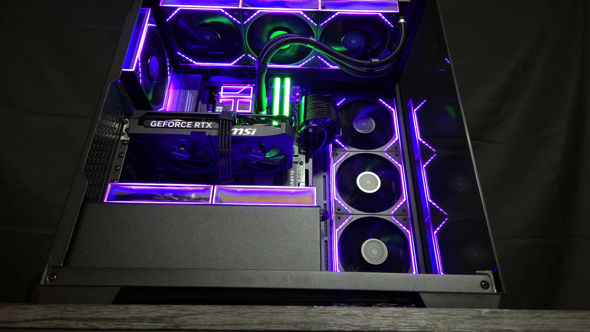 7800X3D - RTX 5060 Ti 16GB - 32GB DDR5 6000 - 2TB Gen4 NVMe - Corsair RM750e - Custom