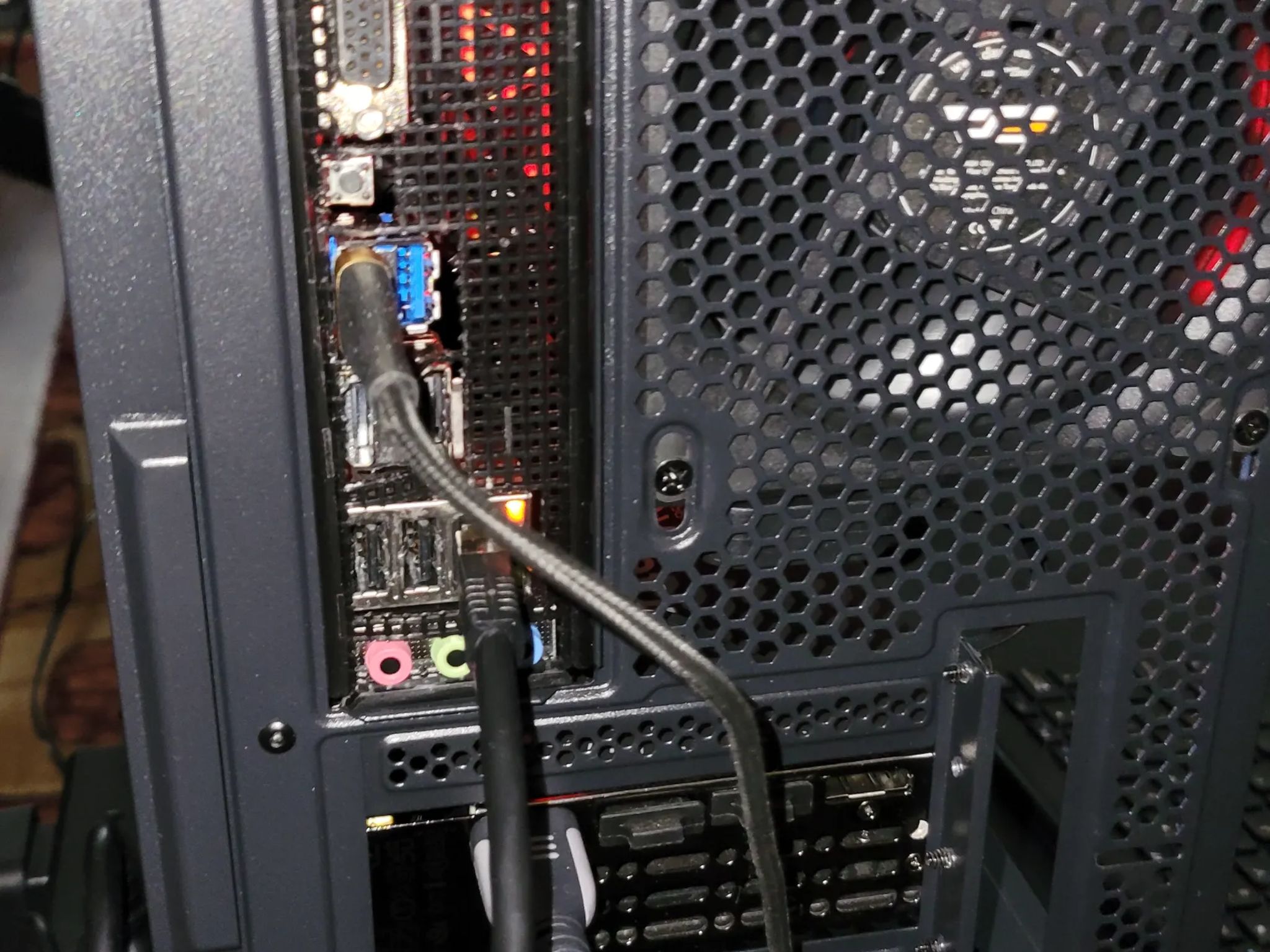 🖤🔥 Fiery Blackout MicroATX • Arc B550 LE• Benchmark-Tuned & Silent