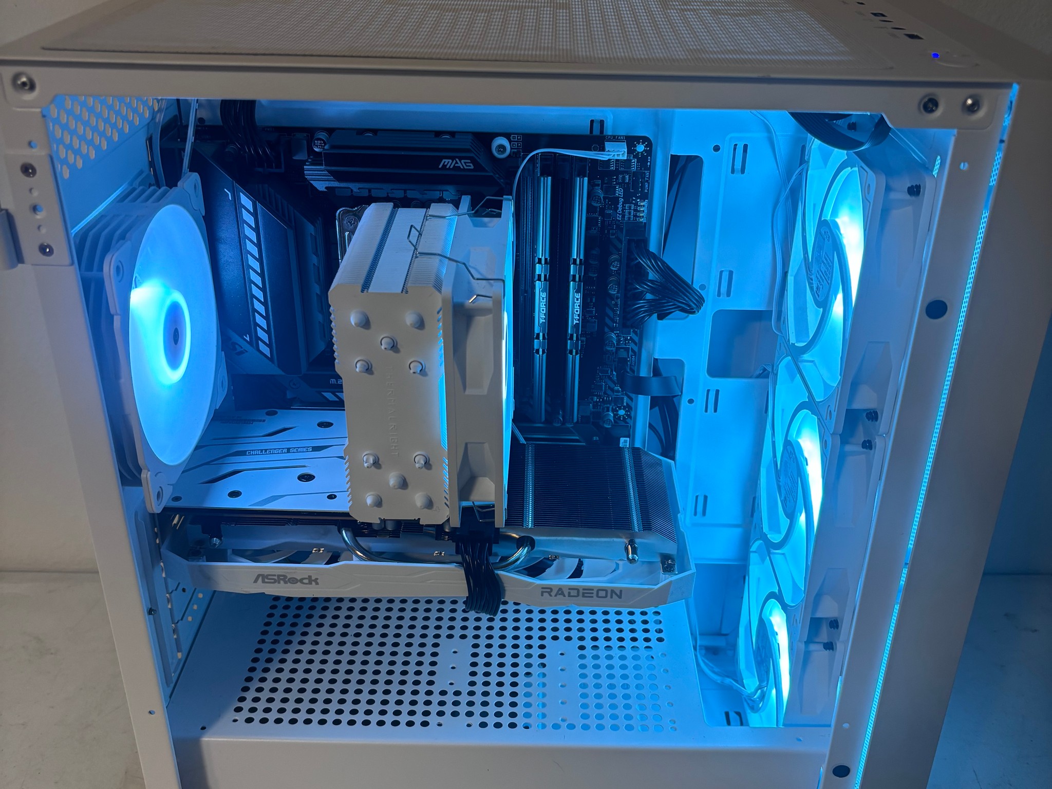 🤍Perfect for 1080p gaming has Intel i3 10th gen and rx 6600! All White ARGB🤍