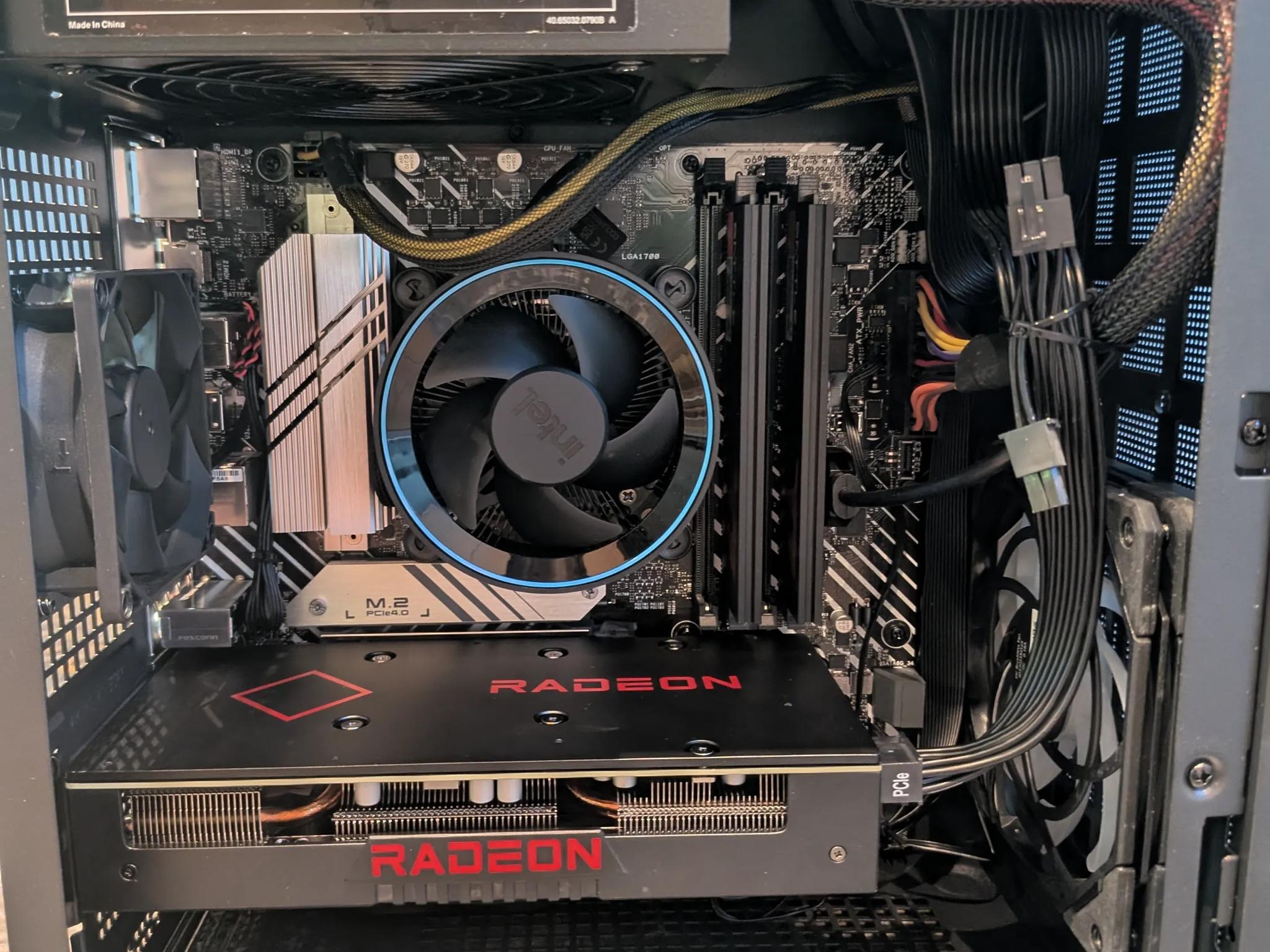 1080p Micro Starter - RX 7600, Intel Core i5 14400F, 32 GB RAM, 2 TB Gen 4 NVME, RGB
