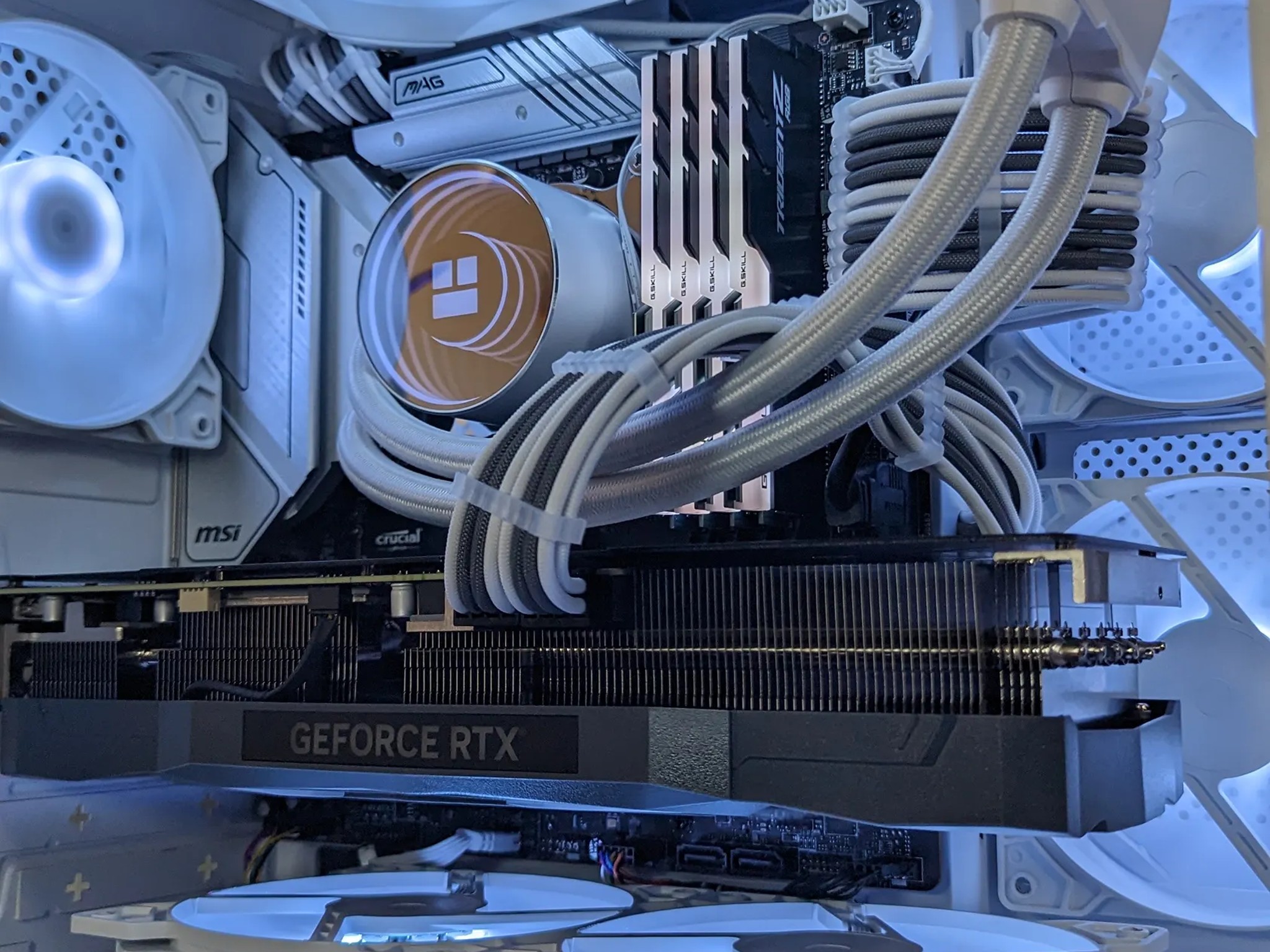 RTX 3070ti // i7 12700K // 32GB 3600Mhz RAM // 2TB NVMe SSD // WiFi