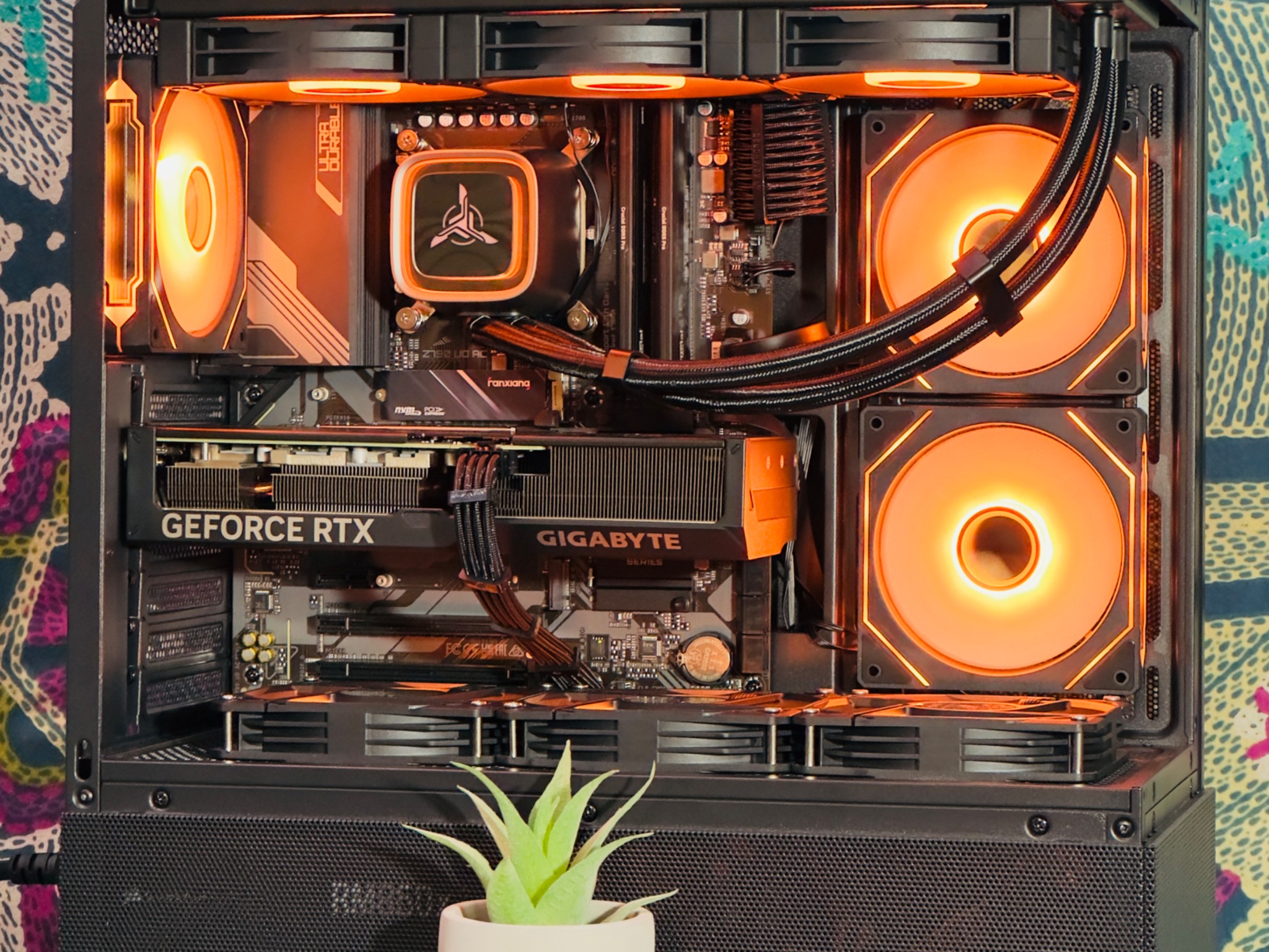 Gaming PC: 4070 + 13700k + 32gb DDR5 + 1TB nVME SSD