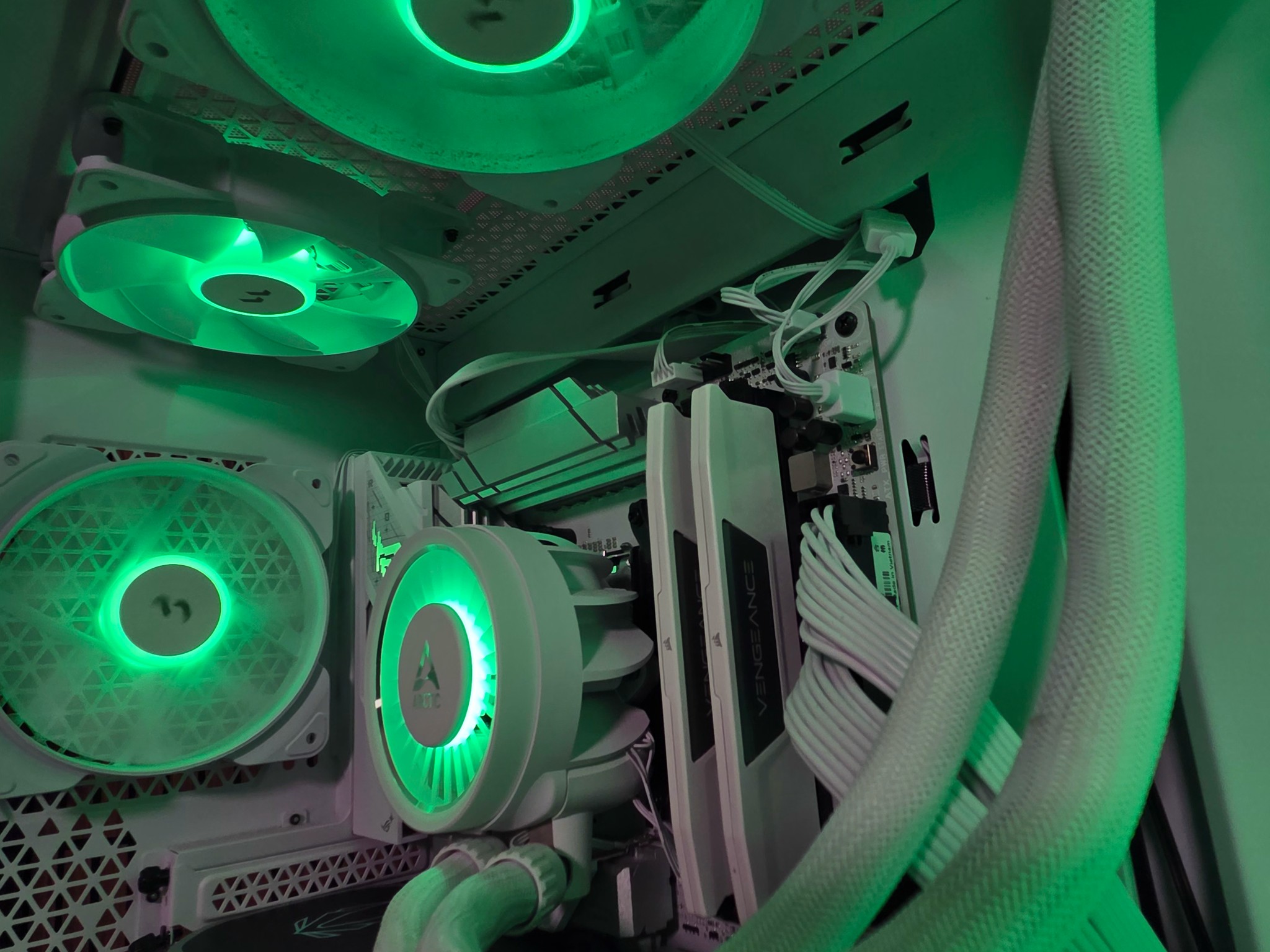 4K Gaming PC | 7800X3D | RTX 4070TI super 16GB | 32GB DDR5 | 1TB NVME | WIFI | Windows 11